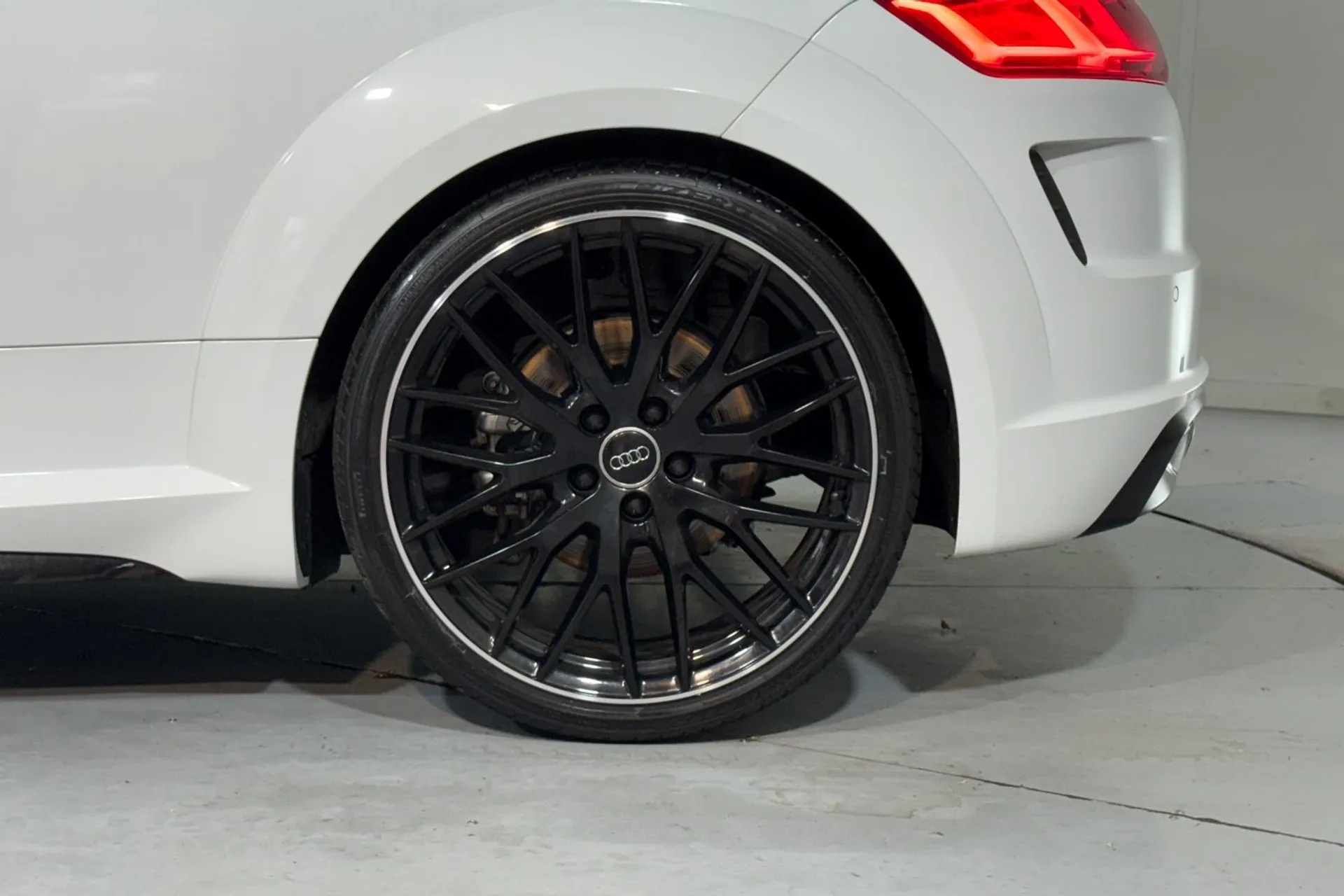 Audi TT thumbnail image number 21