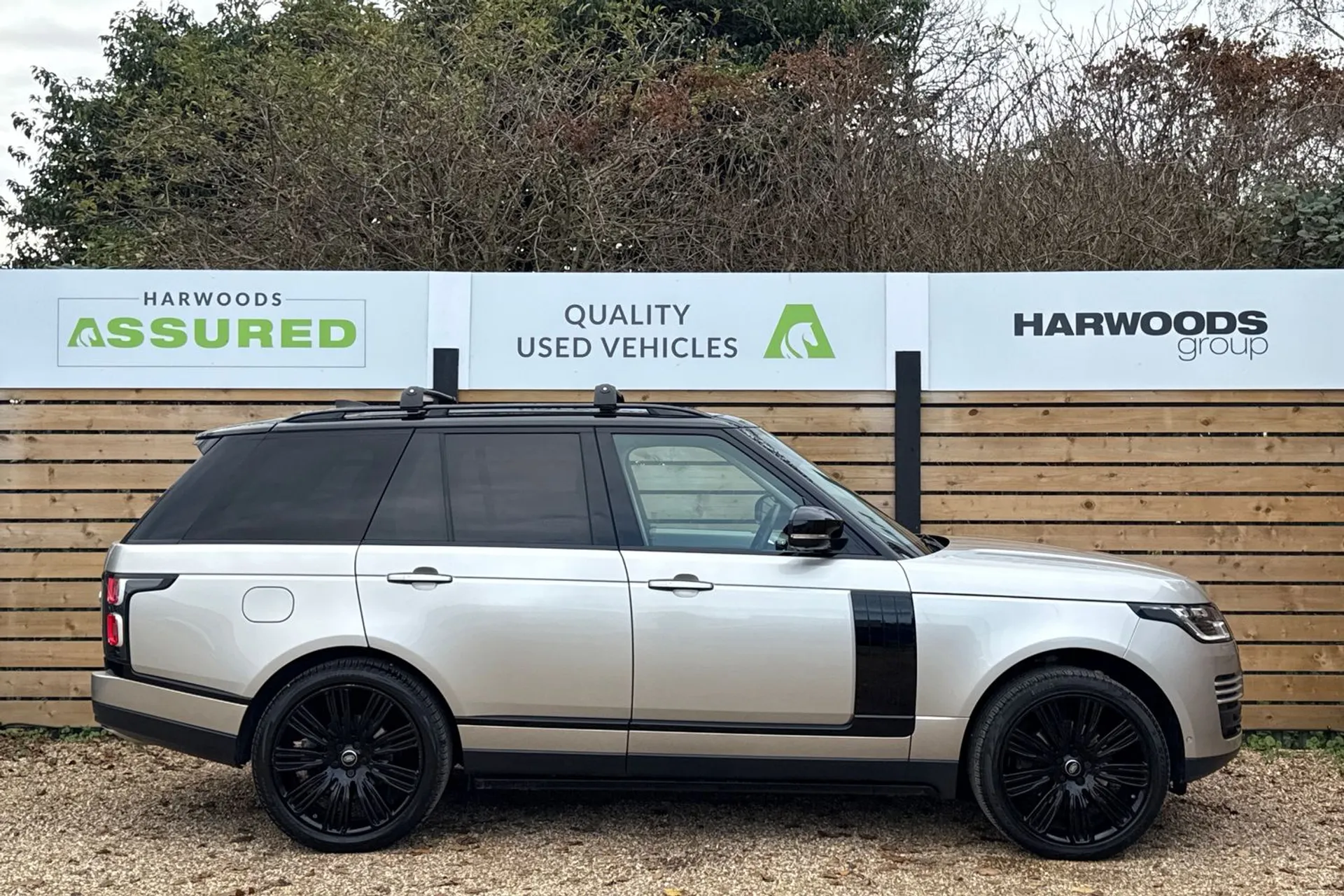 LAND ROVER RANGE ROVER thumbnail image number 2