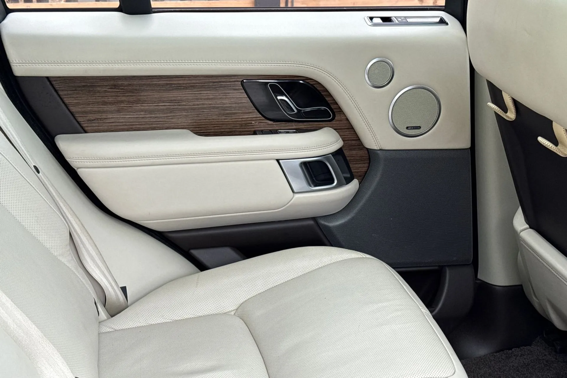 LAND ROVER RANGE ROVER thumbnail image number 51