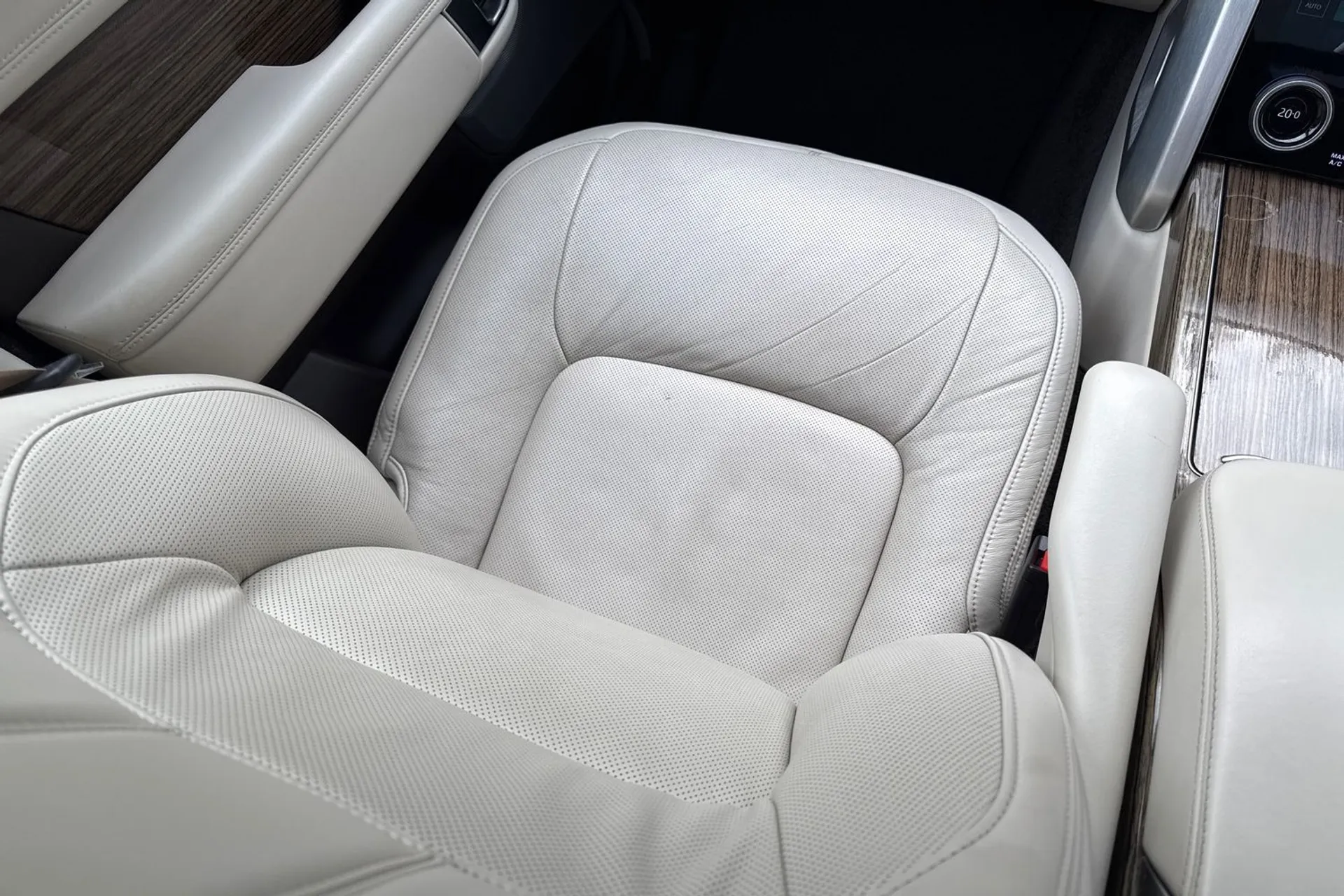 LAND ROVER RANGE ROVER thumbnail image number 34