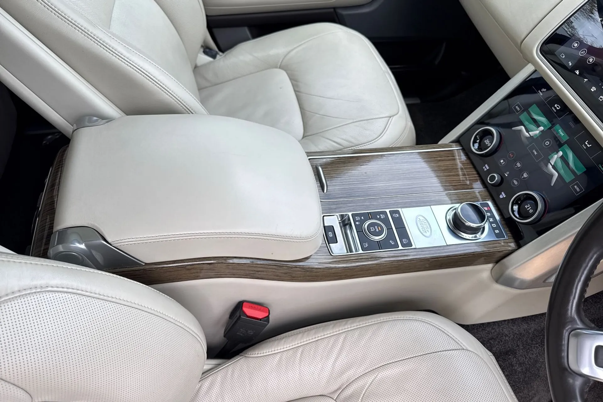 LAND ROVER RANGE ROVER thumbnail image number 42