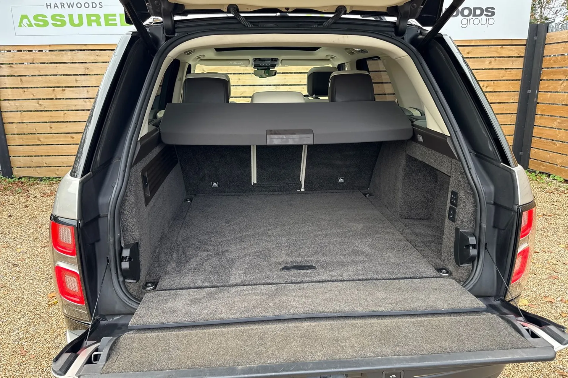 LAND ROVER RANGE ROVER thumbnail image number 21