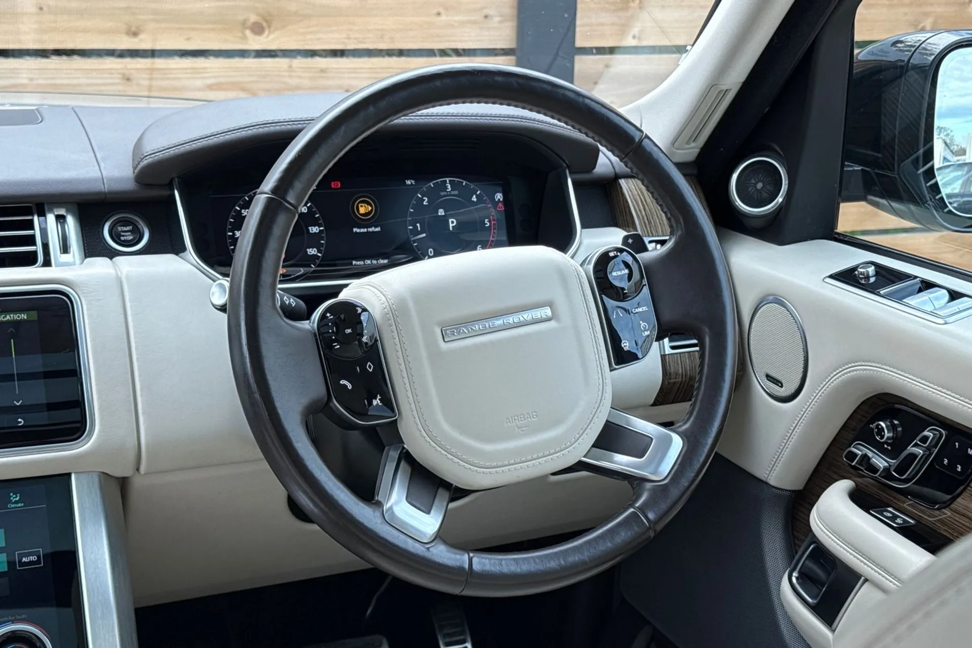 LAND ROVER RANGE ROVER thumbnail image number 36