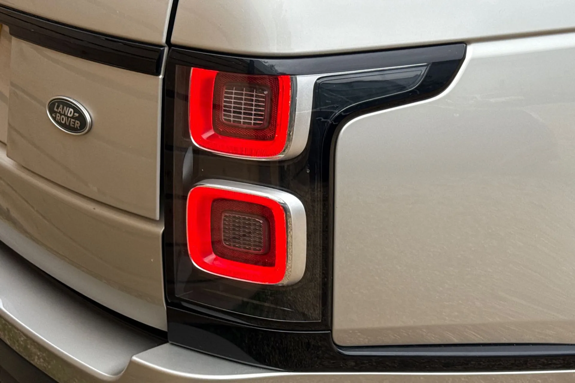 LAND ROVER RANGE ROVER thumbnail image number 45