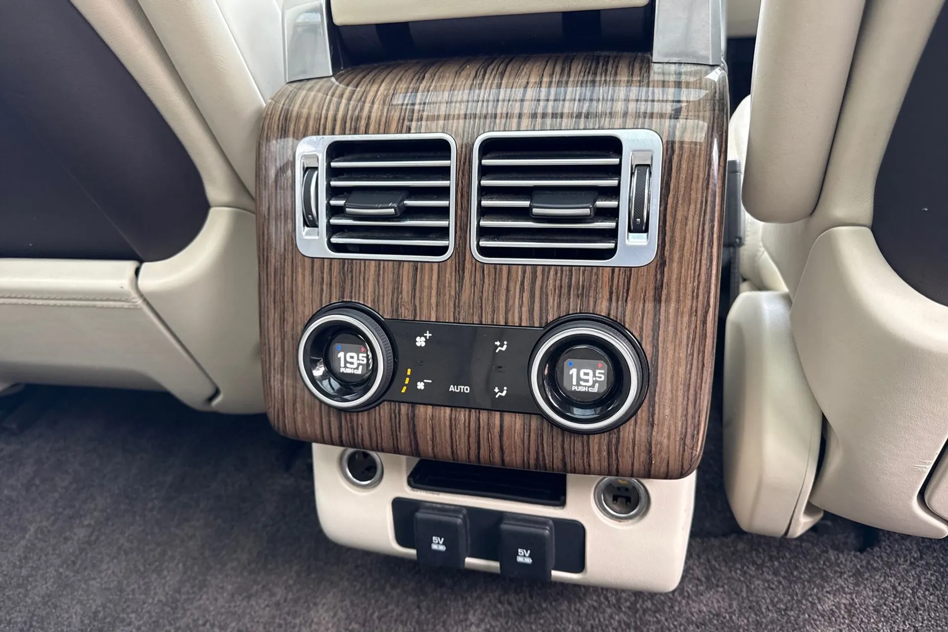 LAND ROVER RANGE ROVER thumbnail image number 50