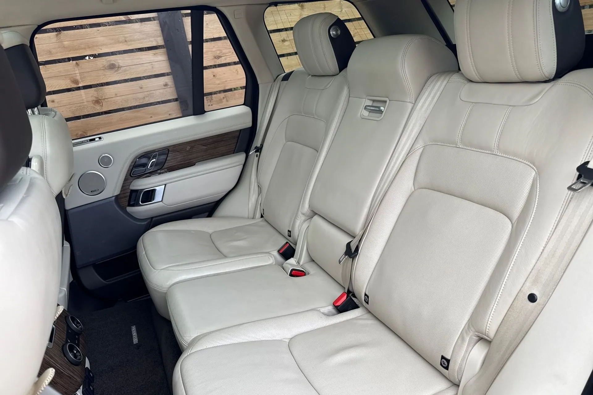 LAND ROVER RANGE ROVER thumbnail image number 32