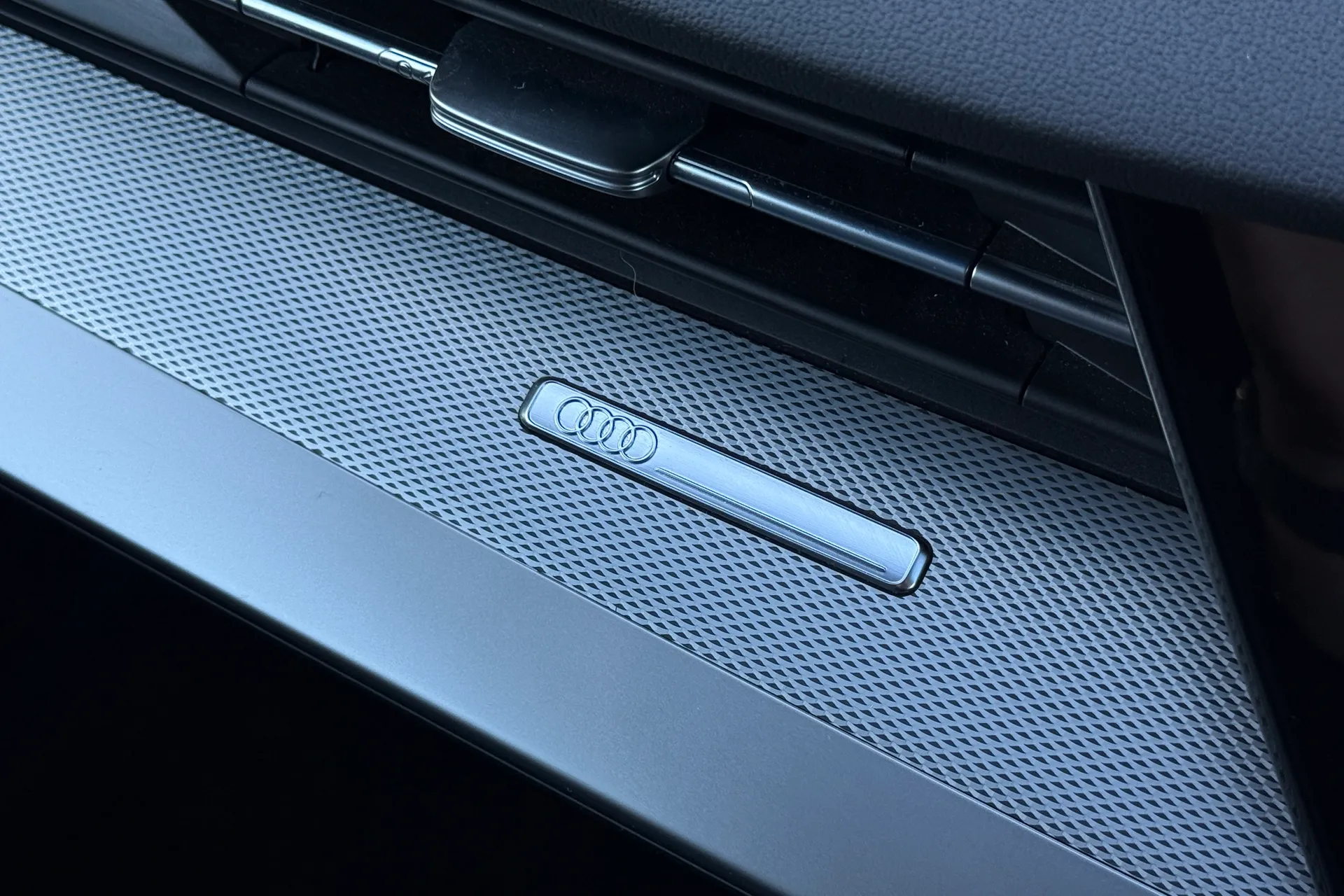 Audi A3 thumbnail image number 27