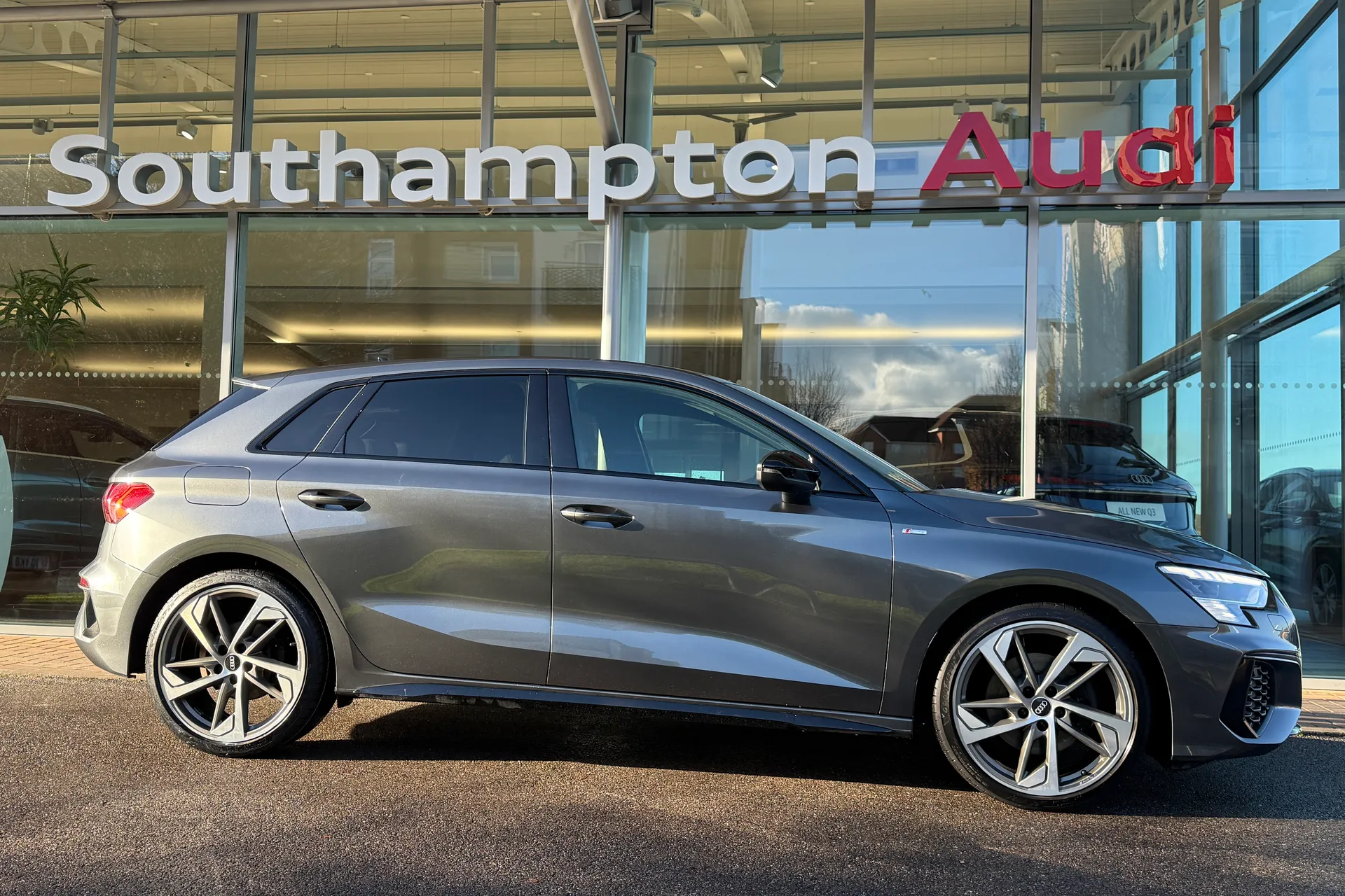 Audi A3 thumbnail image number 2