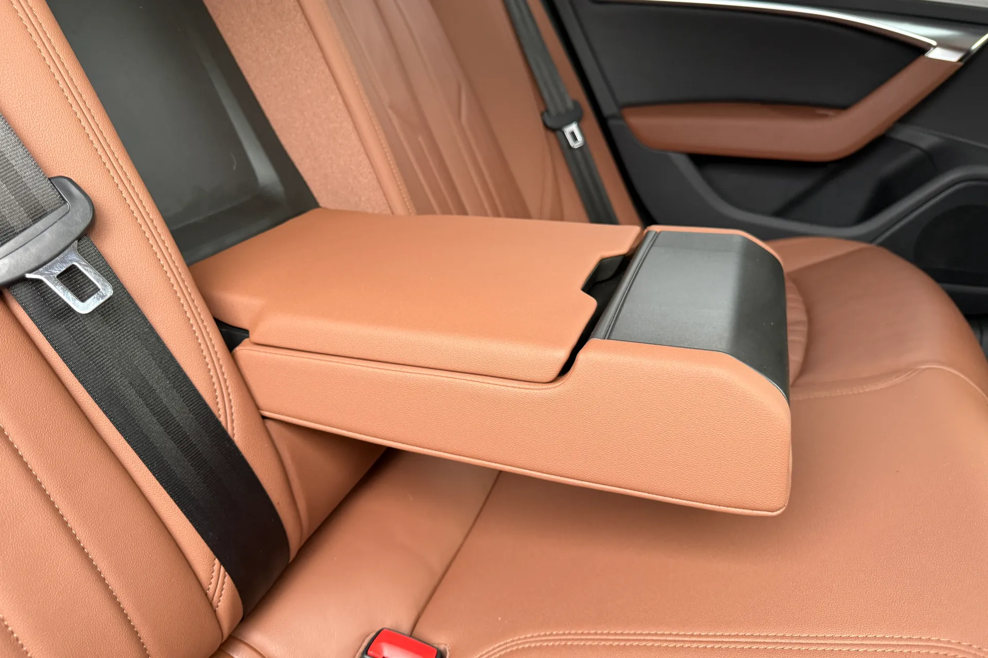 Audi A6 thumbnail image number 42