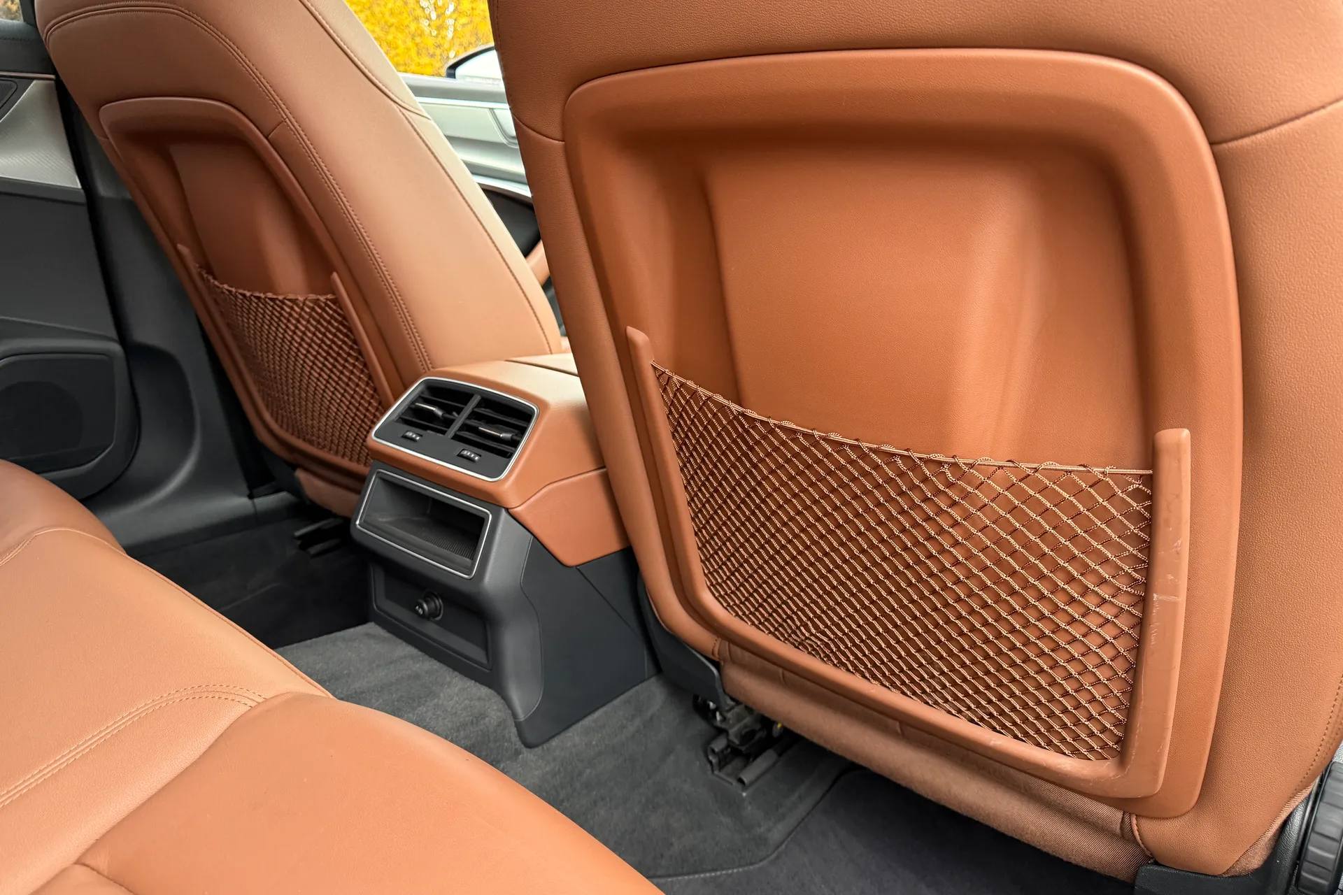 Audi A6 thumbnail image number 44