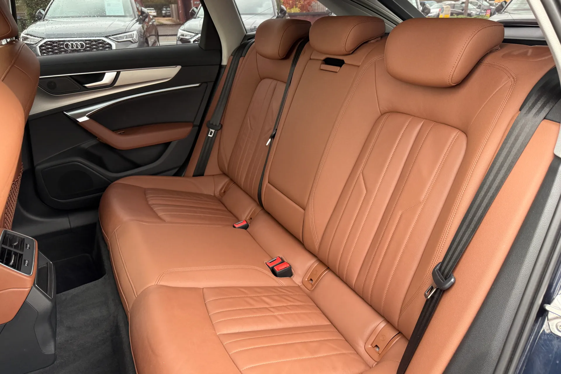 Audi A6 thumbnail image number 39