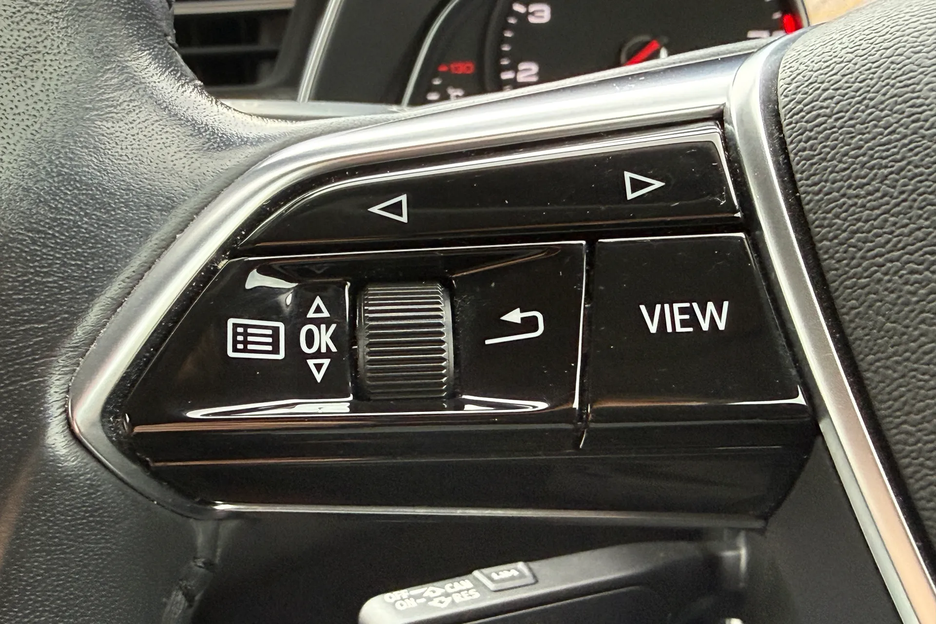 Audi A6 thumbnail image number 18