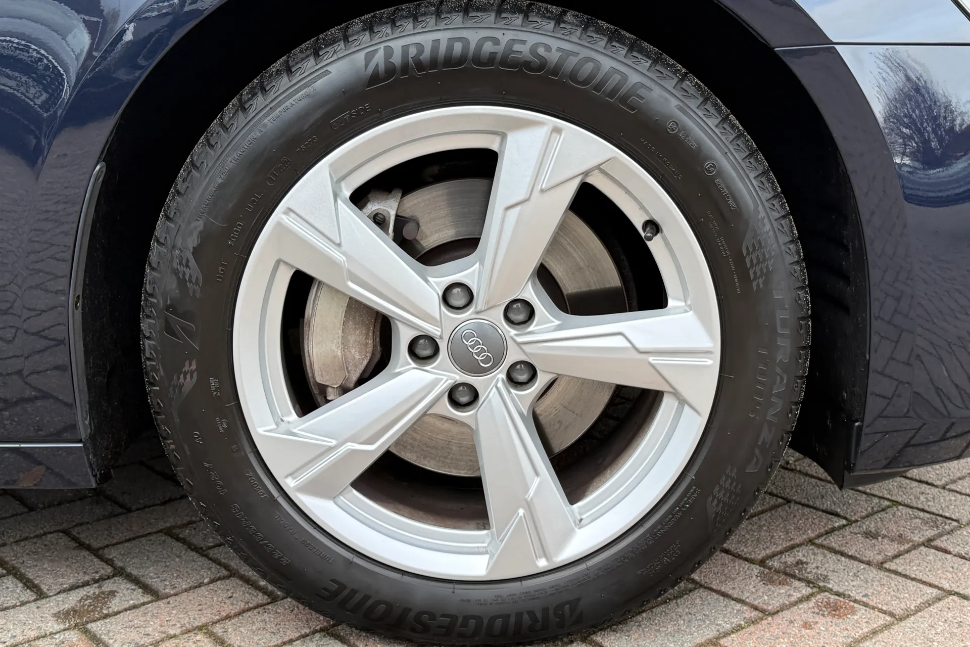 Audi A6 thumbnail image number 45