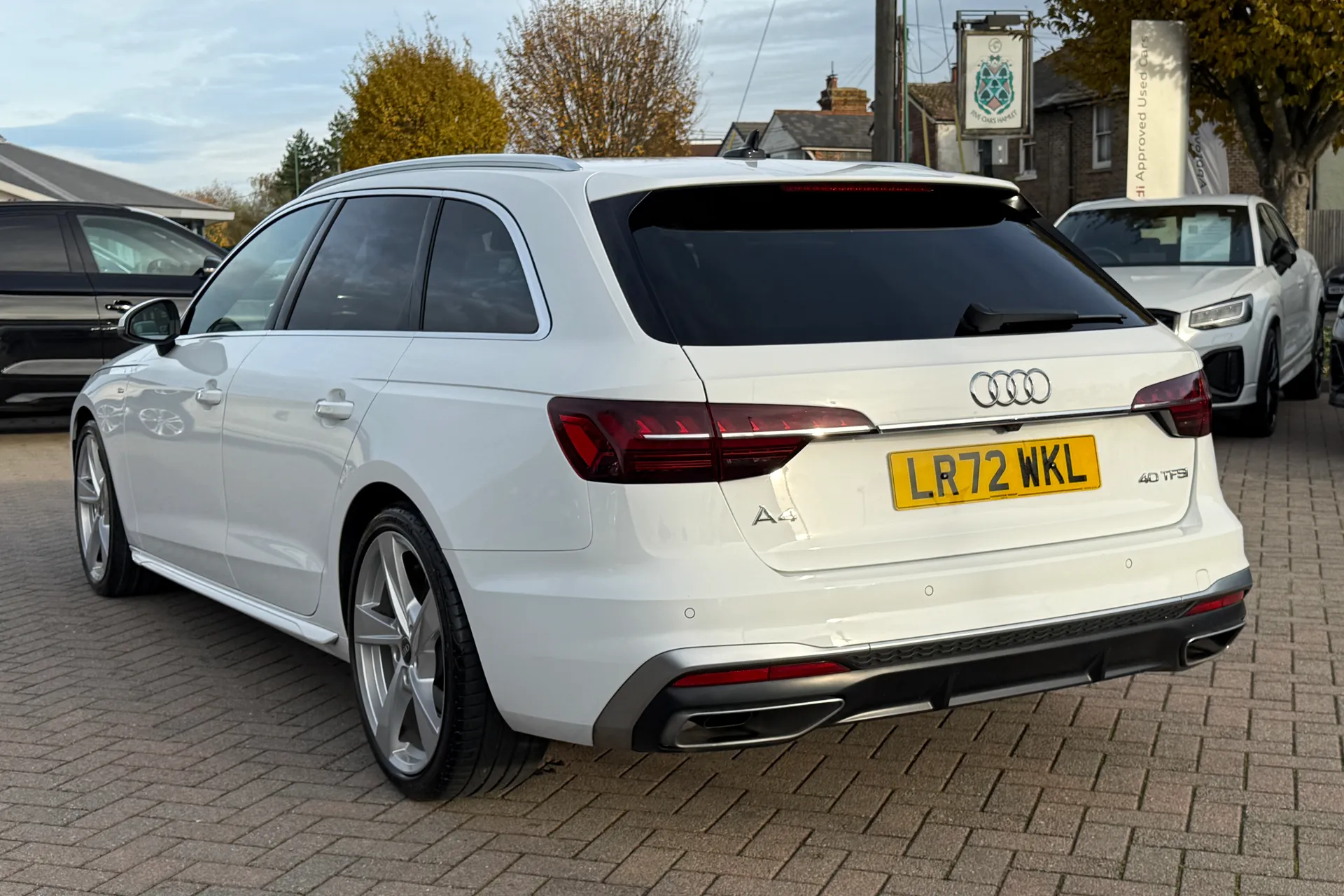 Audi A4 thumbnail image number 30