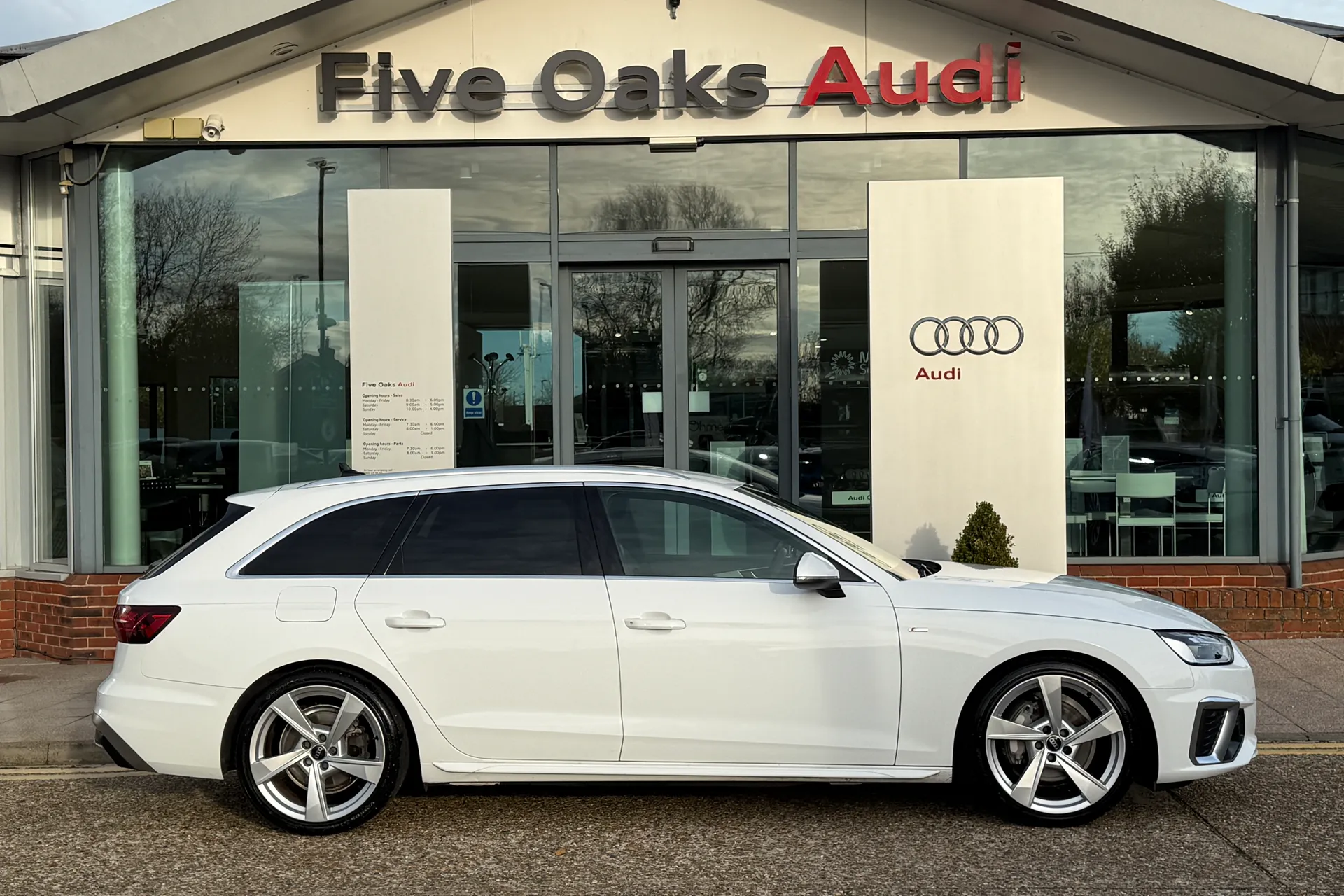 Audi A4 thumbnail image number 2