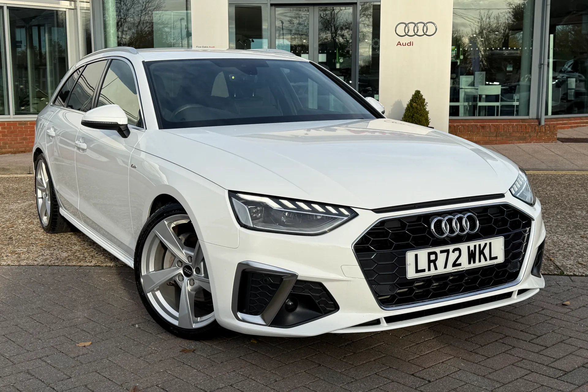 Audi A4 thumbnail image number 21