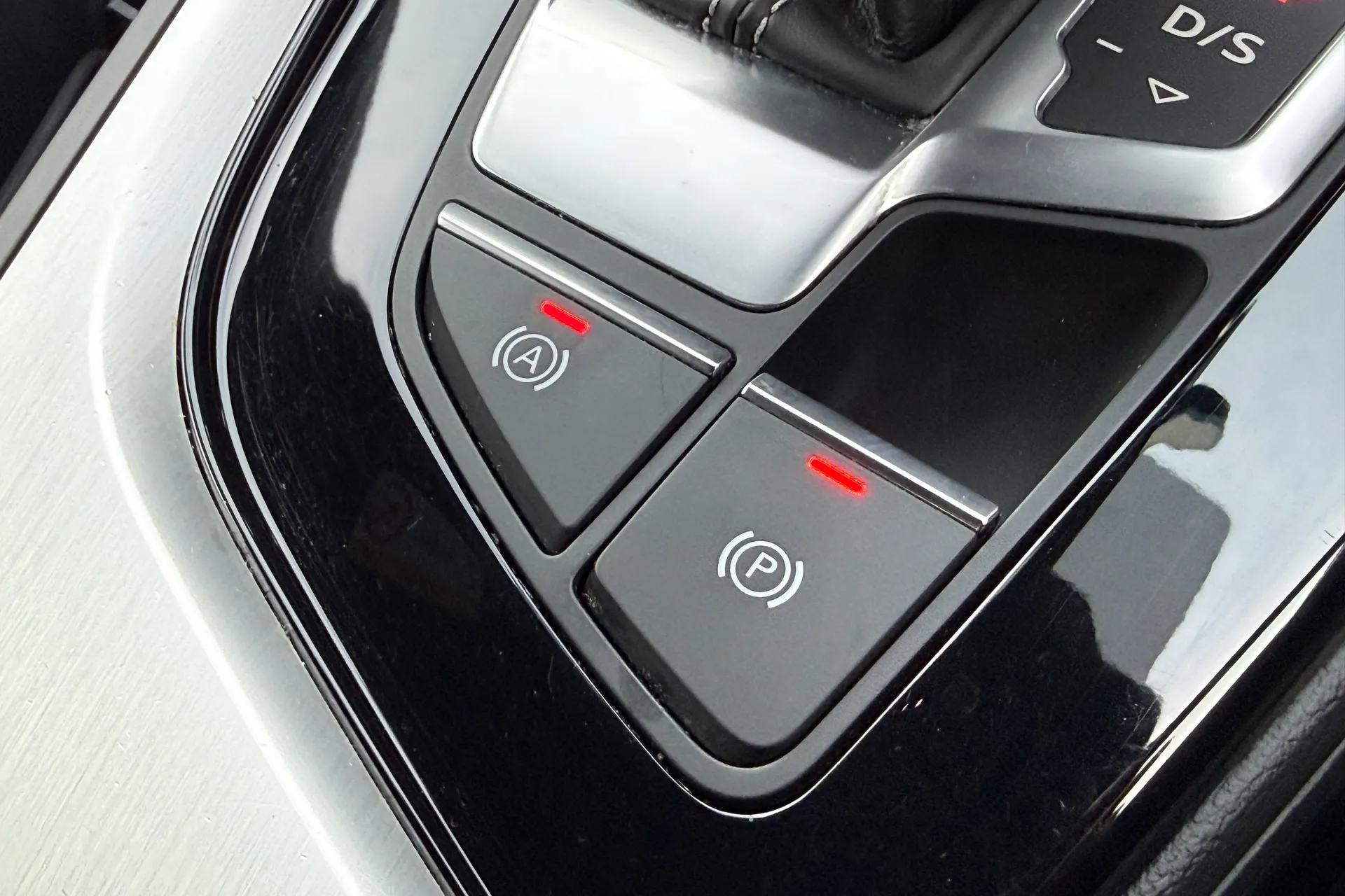 Audi A4 thumbnail image number 37