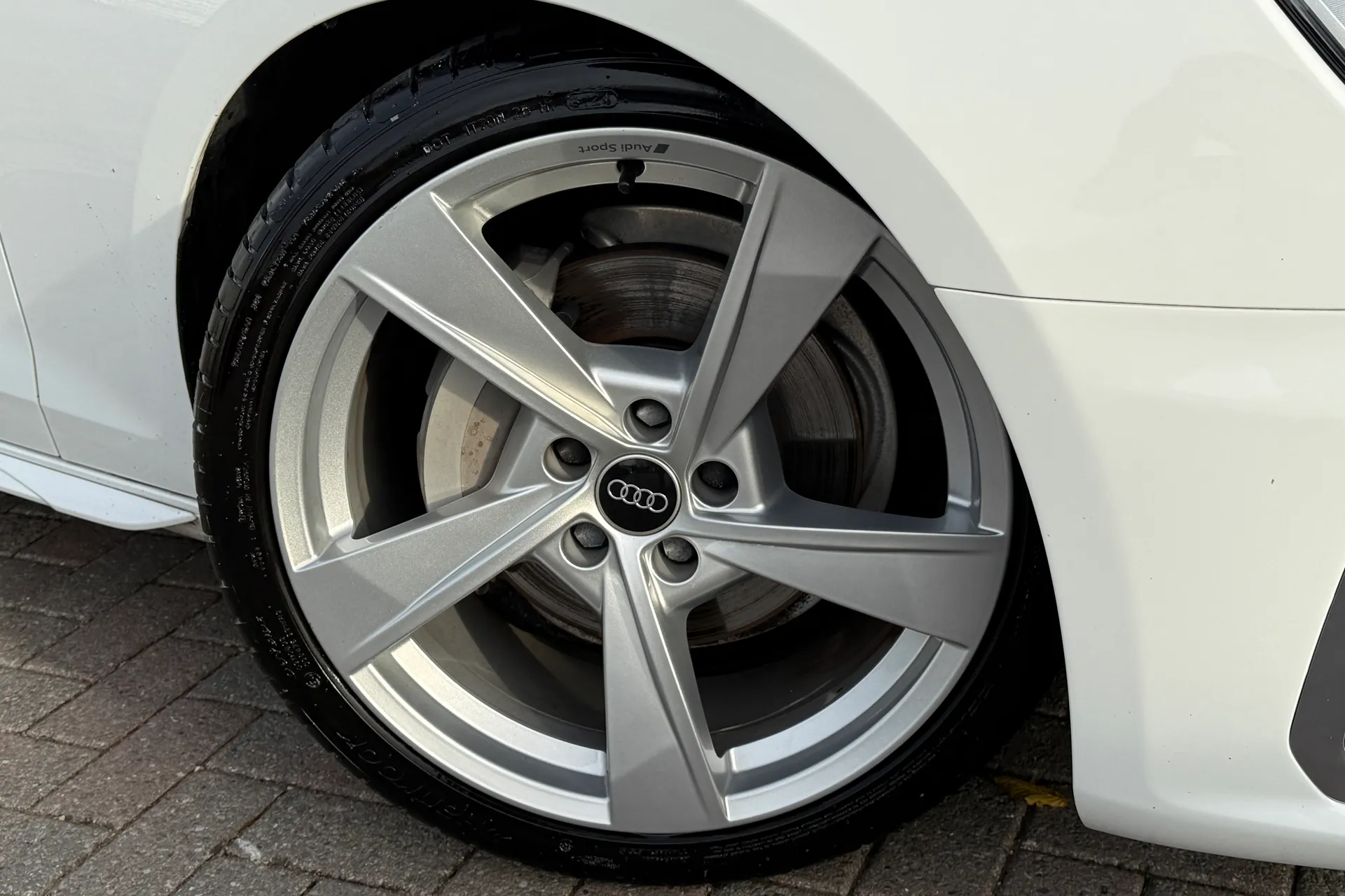 Audi A4 thumbnail image number 8