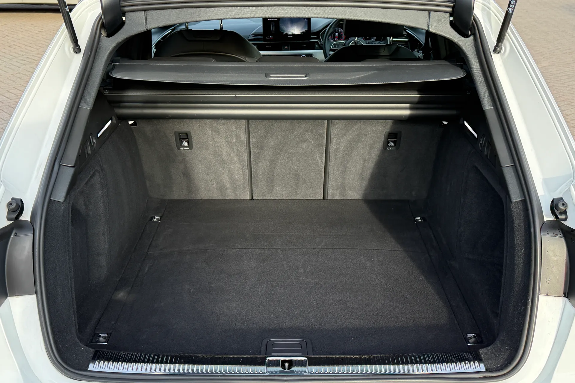 Audi A4 thumbnail image number 31