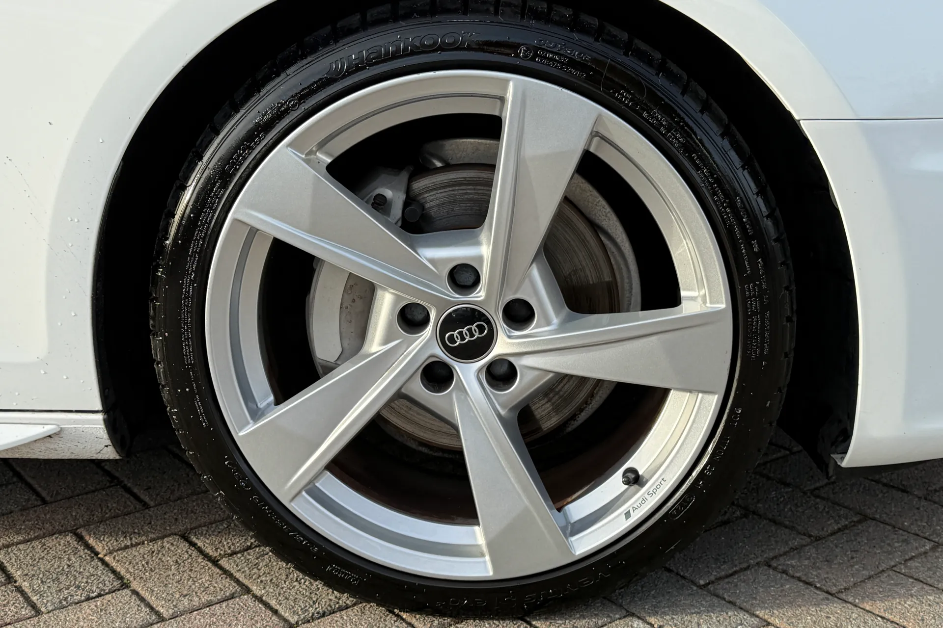 Audi A4 thumbnail image number 45