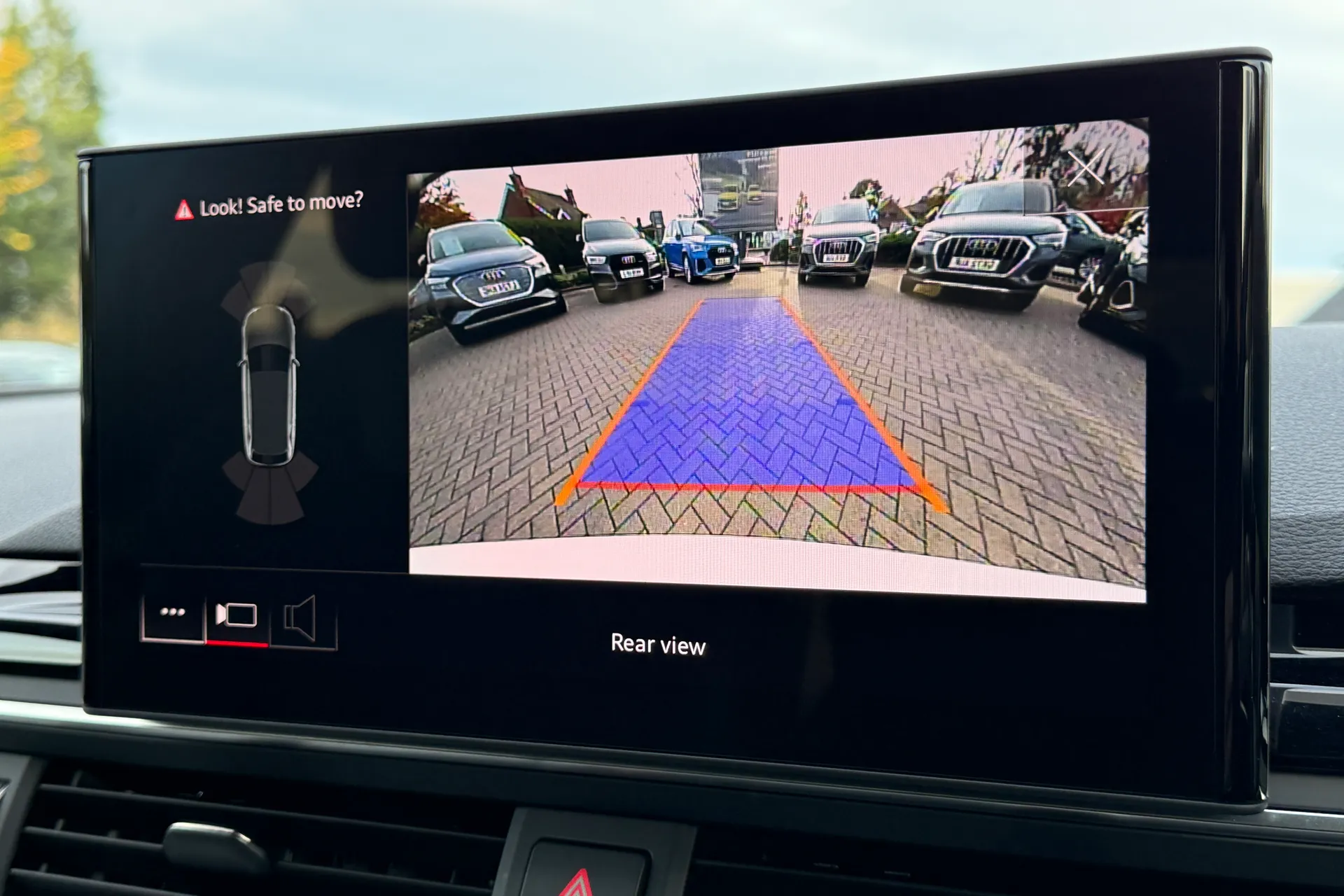 Audi A4 thumbnail image number 4