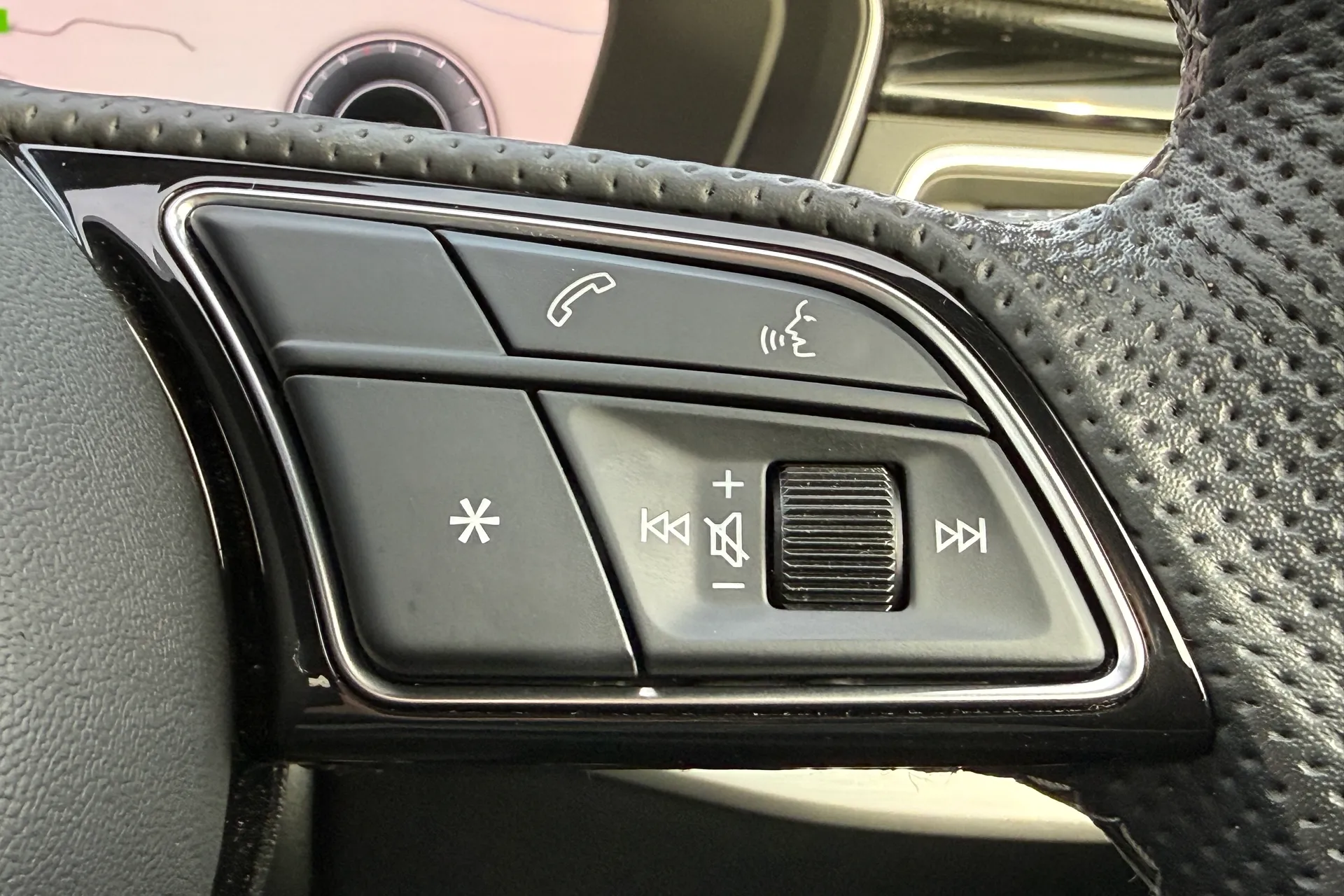 Audi A4 thumbnail image number 19