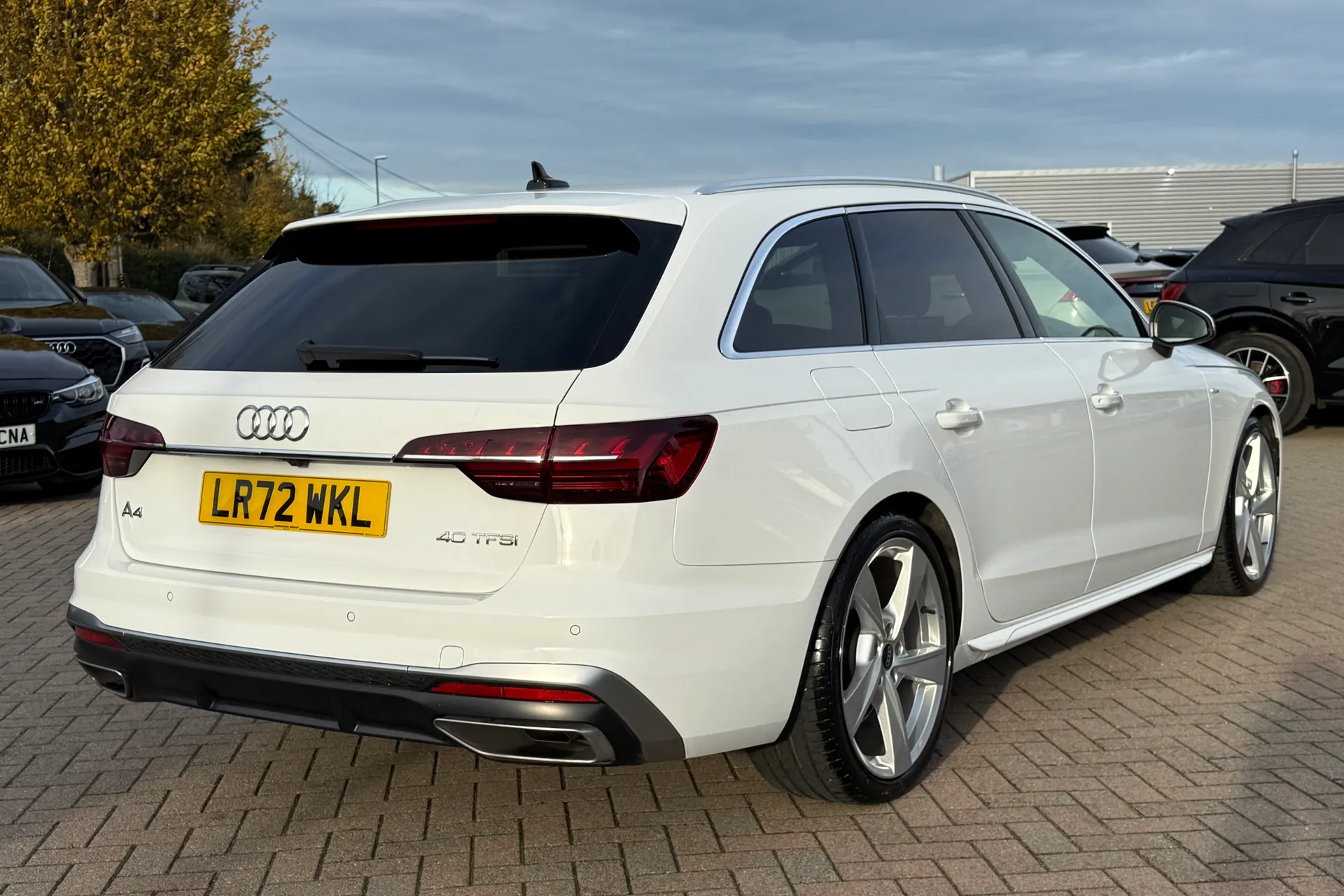 Audi A4 thumbnail image number 28