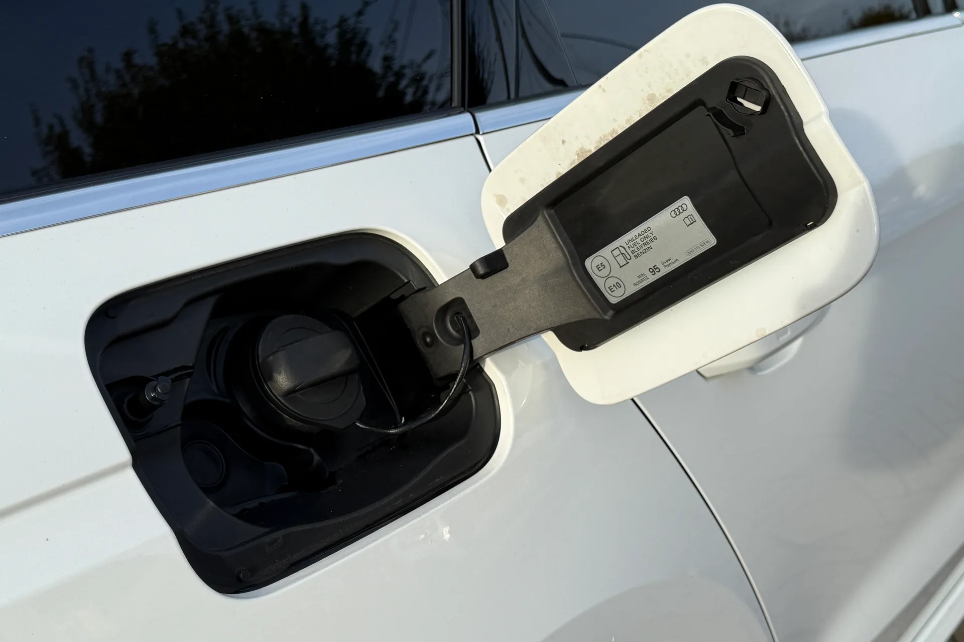 Audi A4 thumbnail image number 49