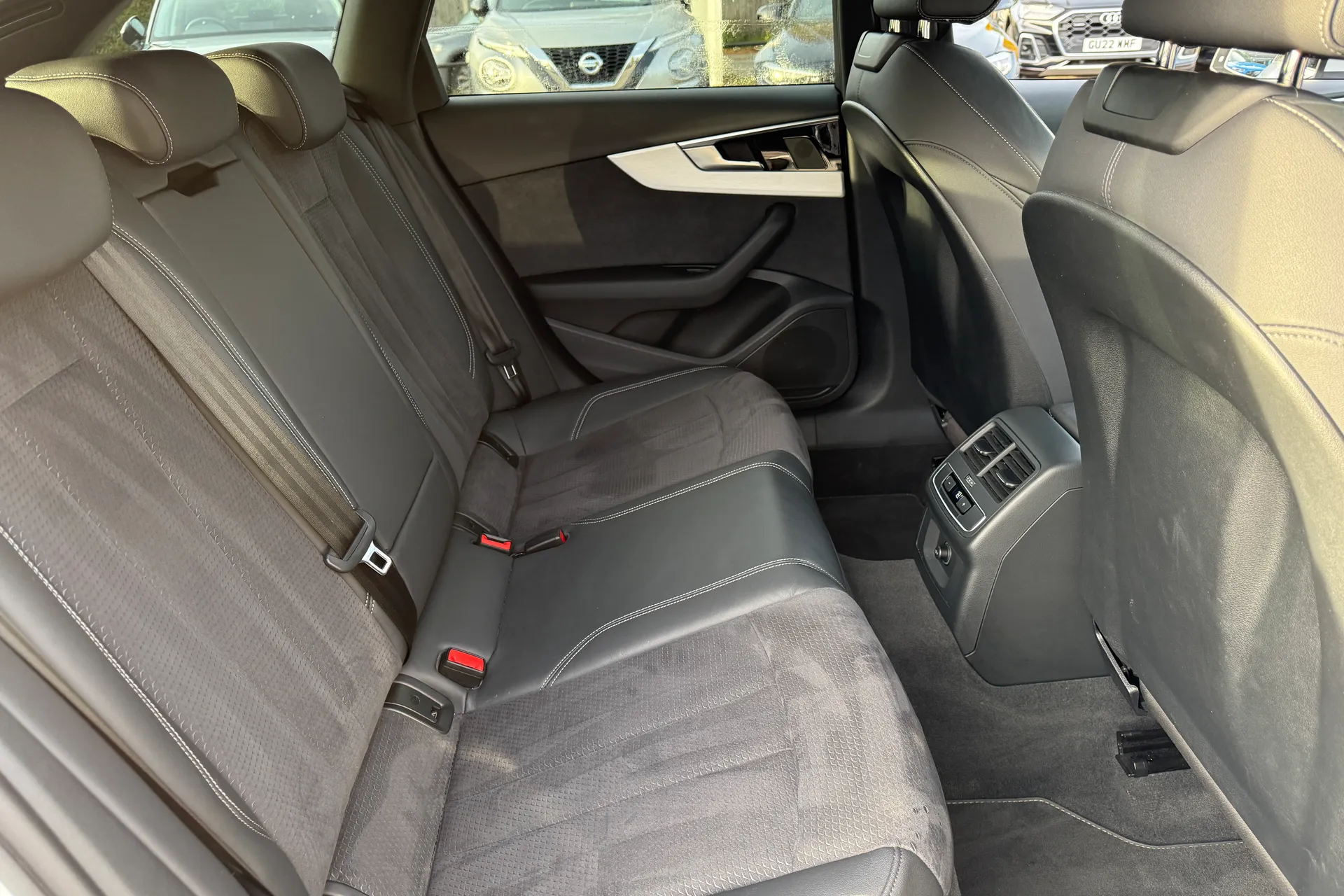 Audi A4 thumbnail image number 41