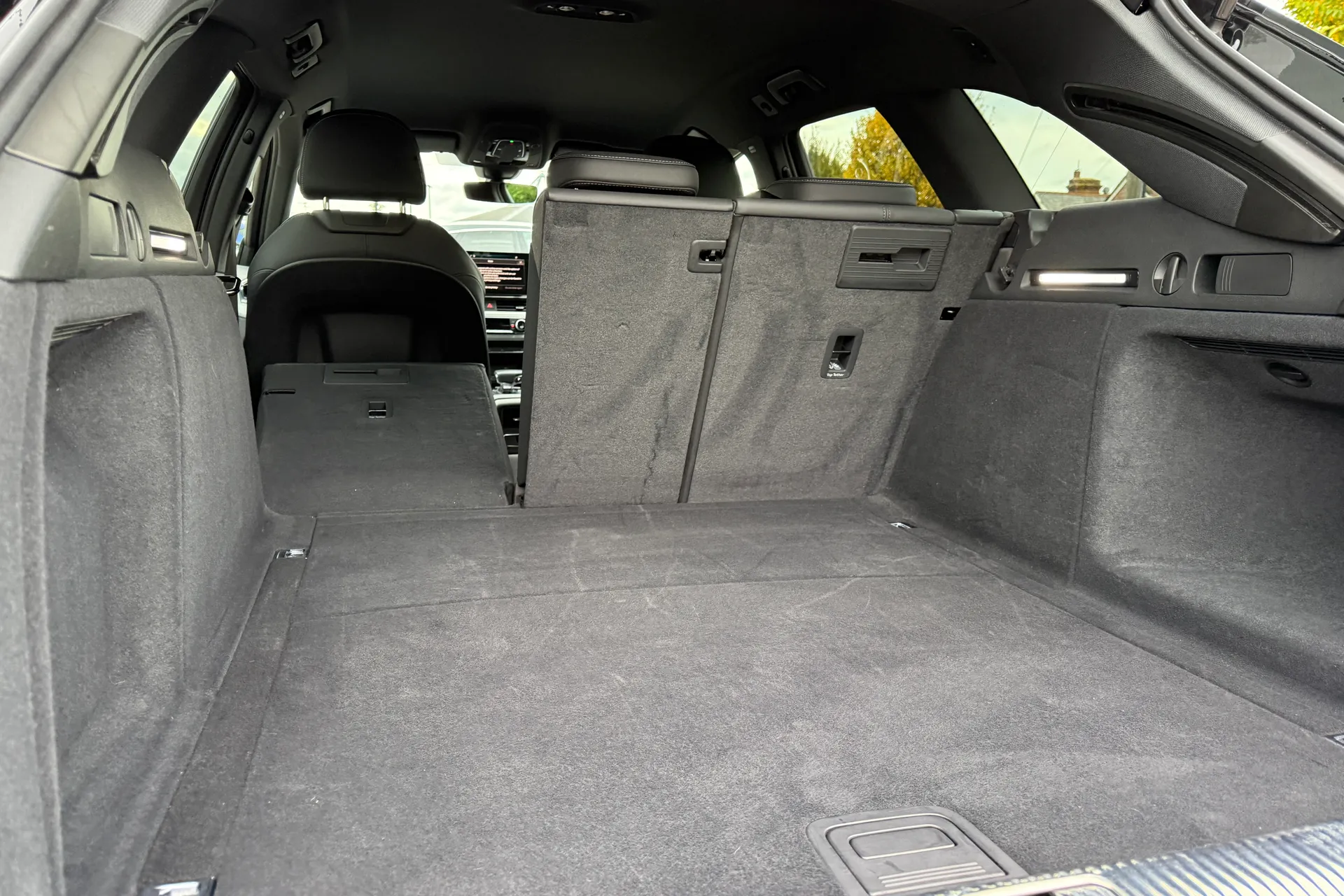 Audi A4 thumbnail image number 33