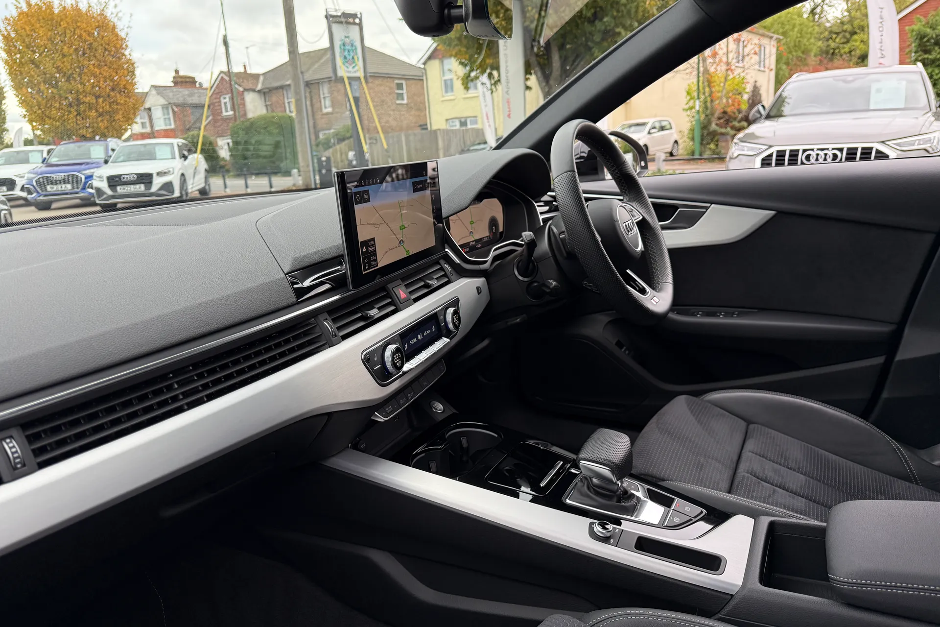 Audi A4 thumbnail image number 27