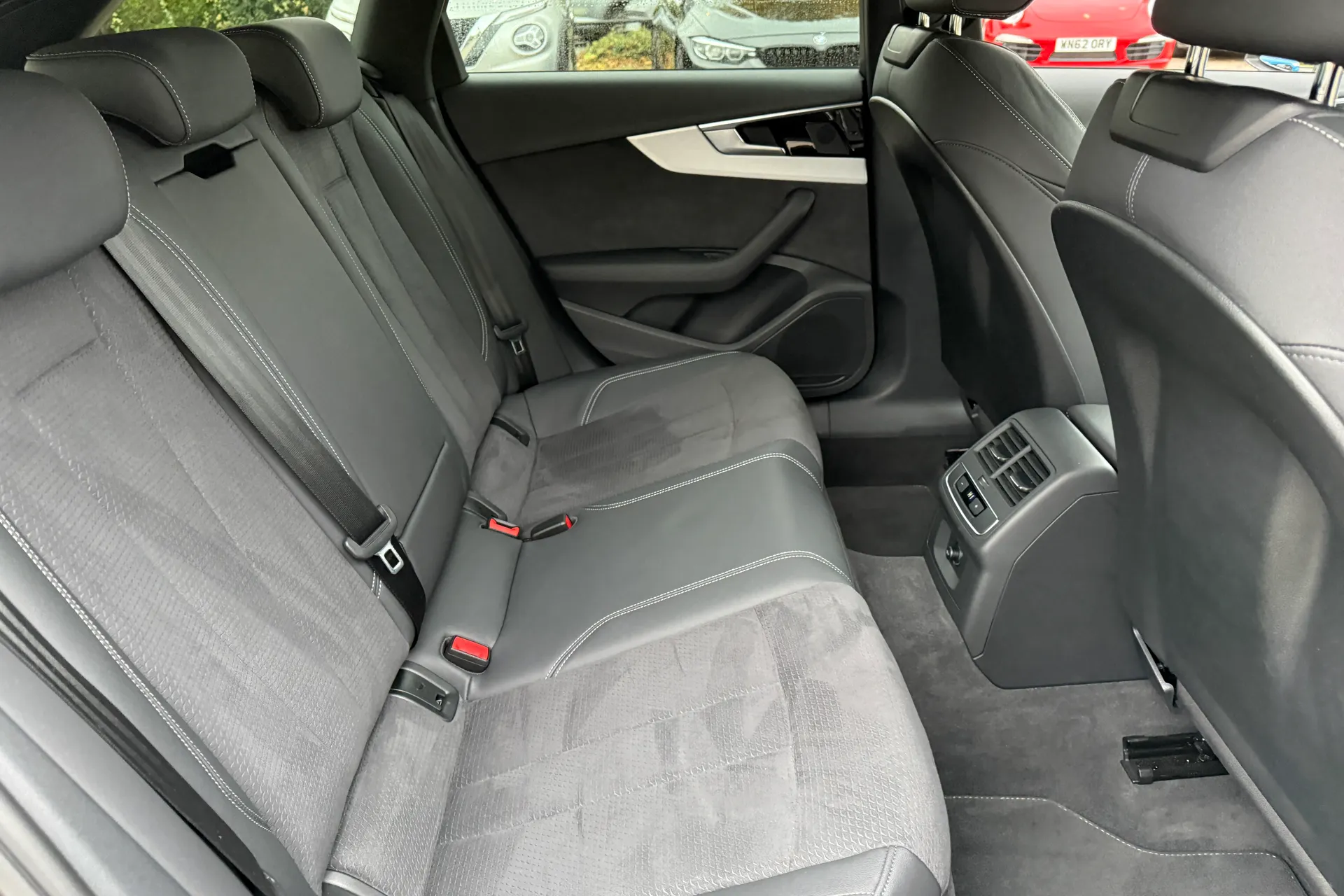 Audi A4 thumbnail image number 42