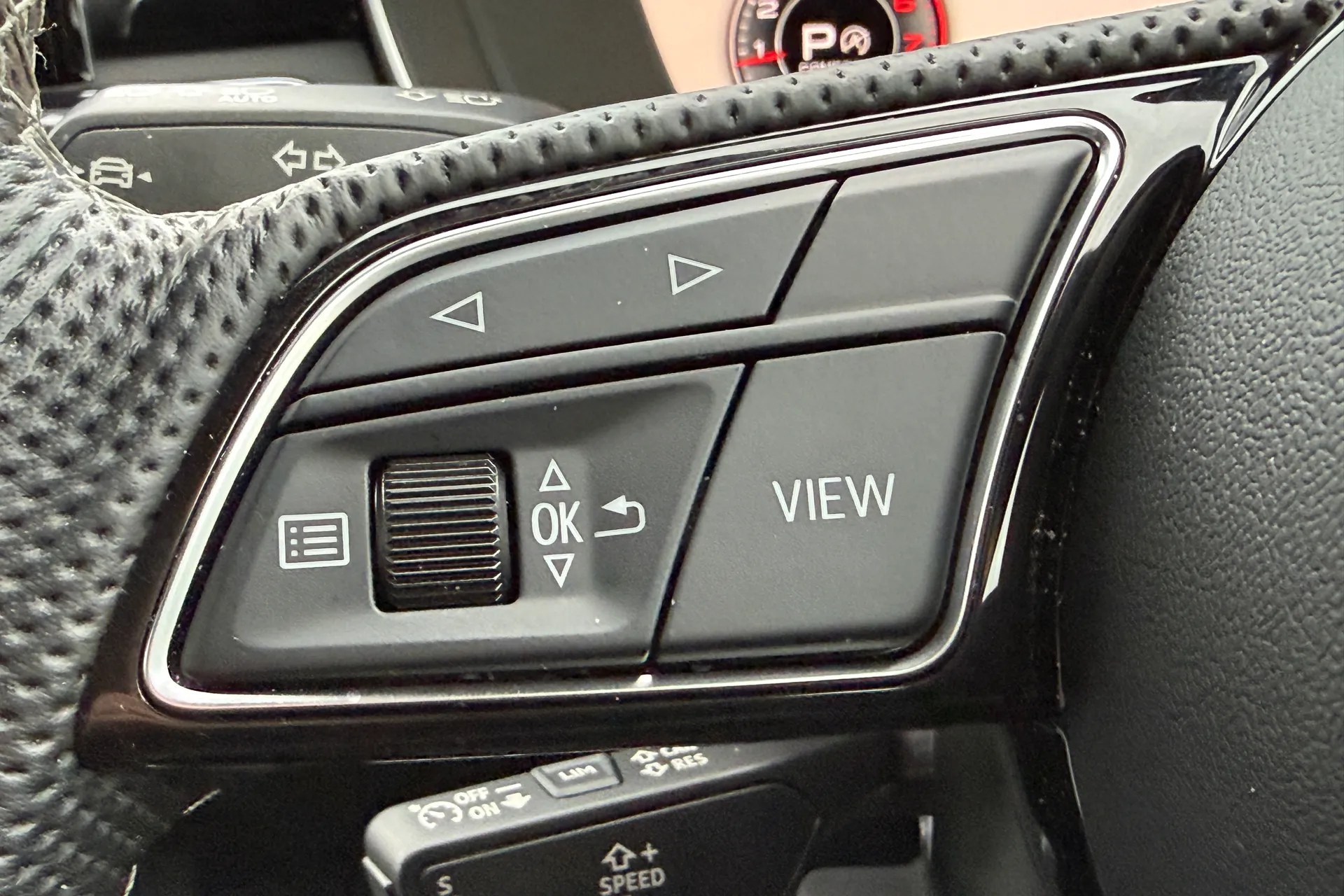 Audi A4 thumbnail image number 19