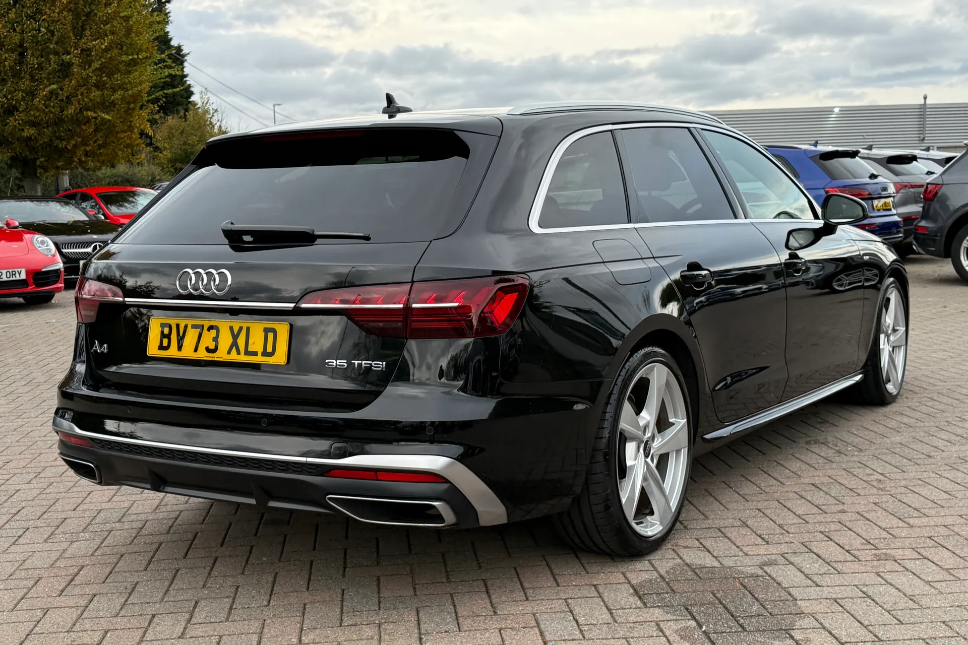 Audi A4 thumbnail image number 29