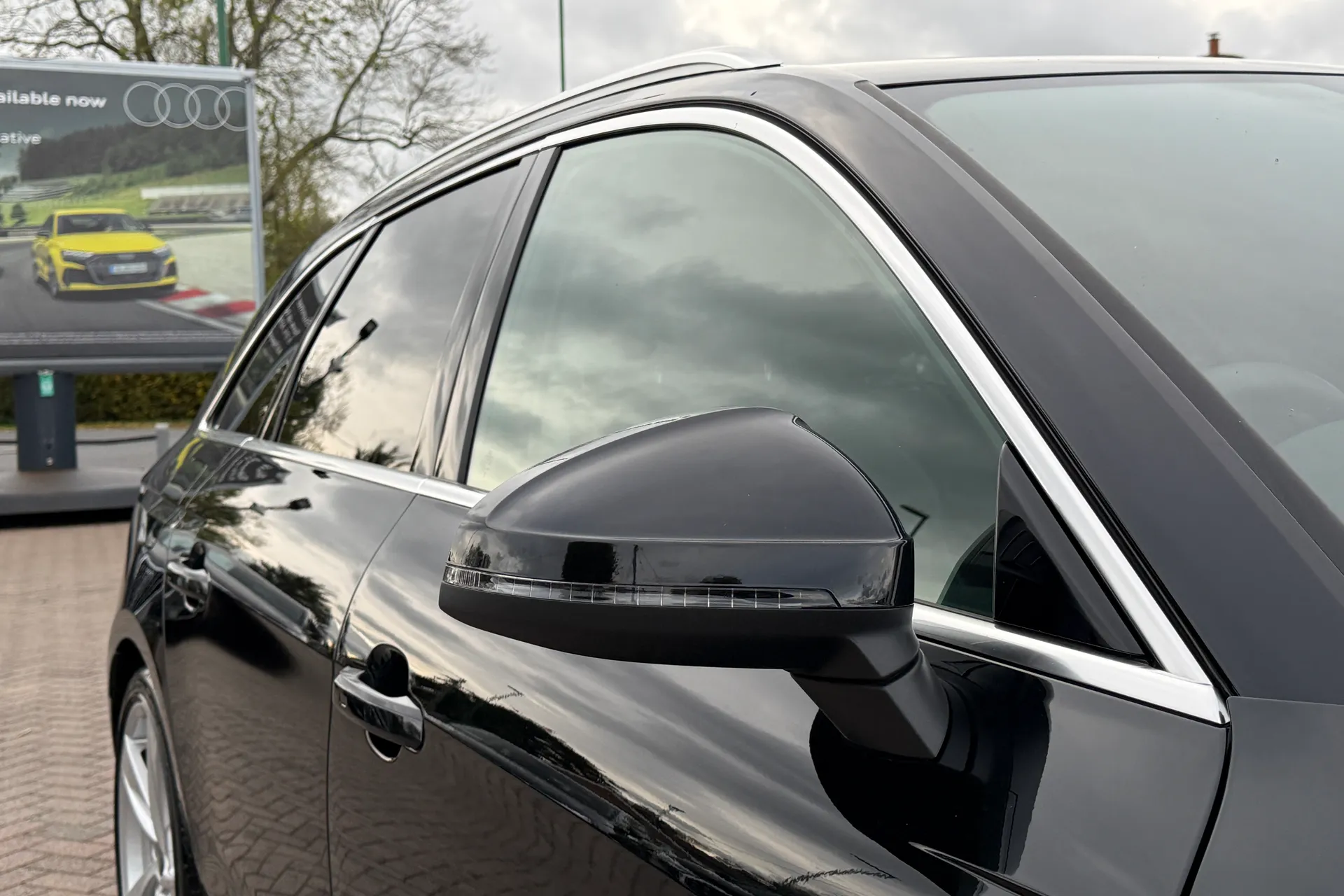 Audi A4 thumbnail image number 47