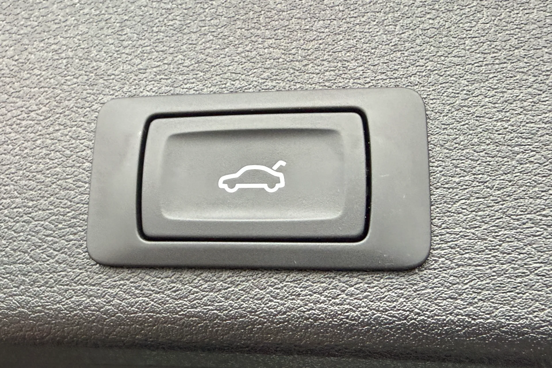 Audi A4 thumbnail image number 34