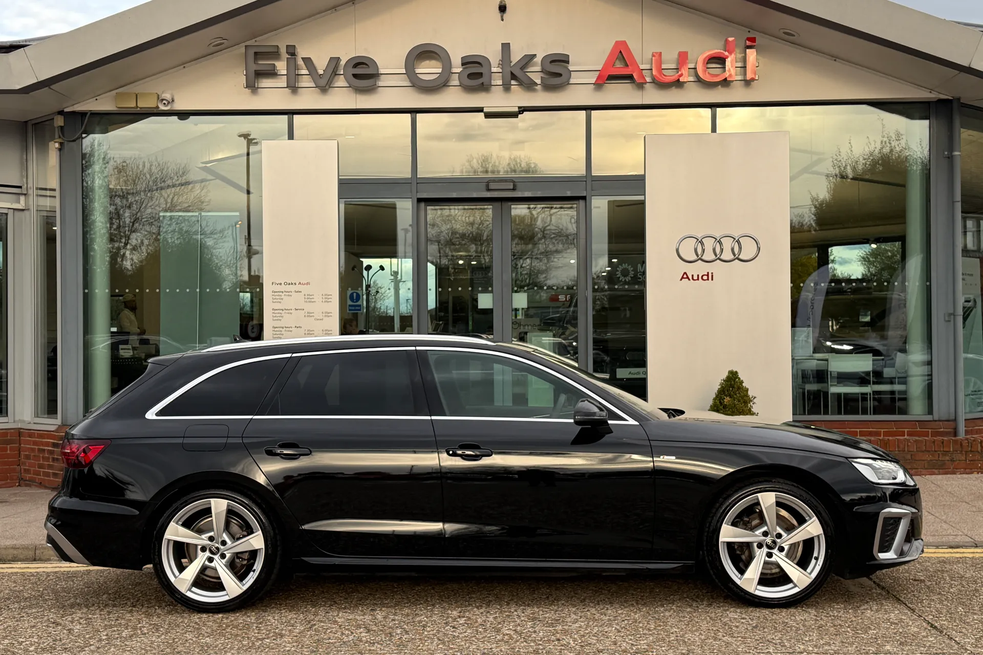 Audi A4 thumbnail image number 2