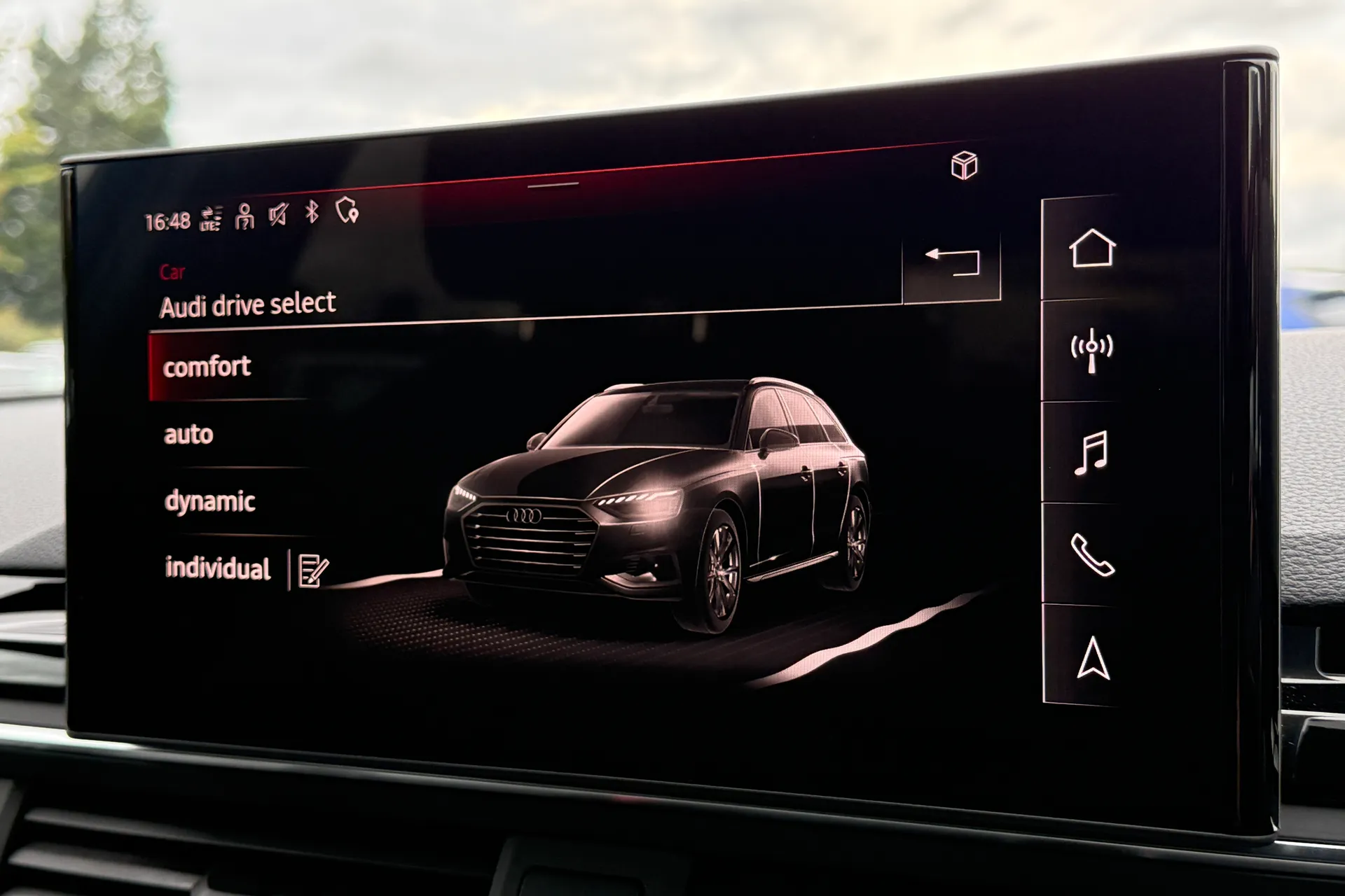 Audi A4 thumbnail image number 9