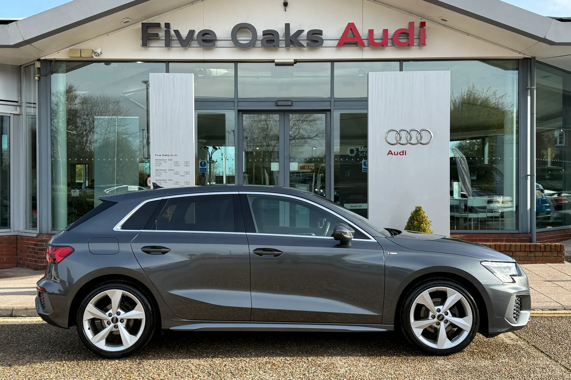 Audi A3 thumbnail image number 2