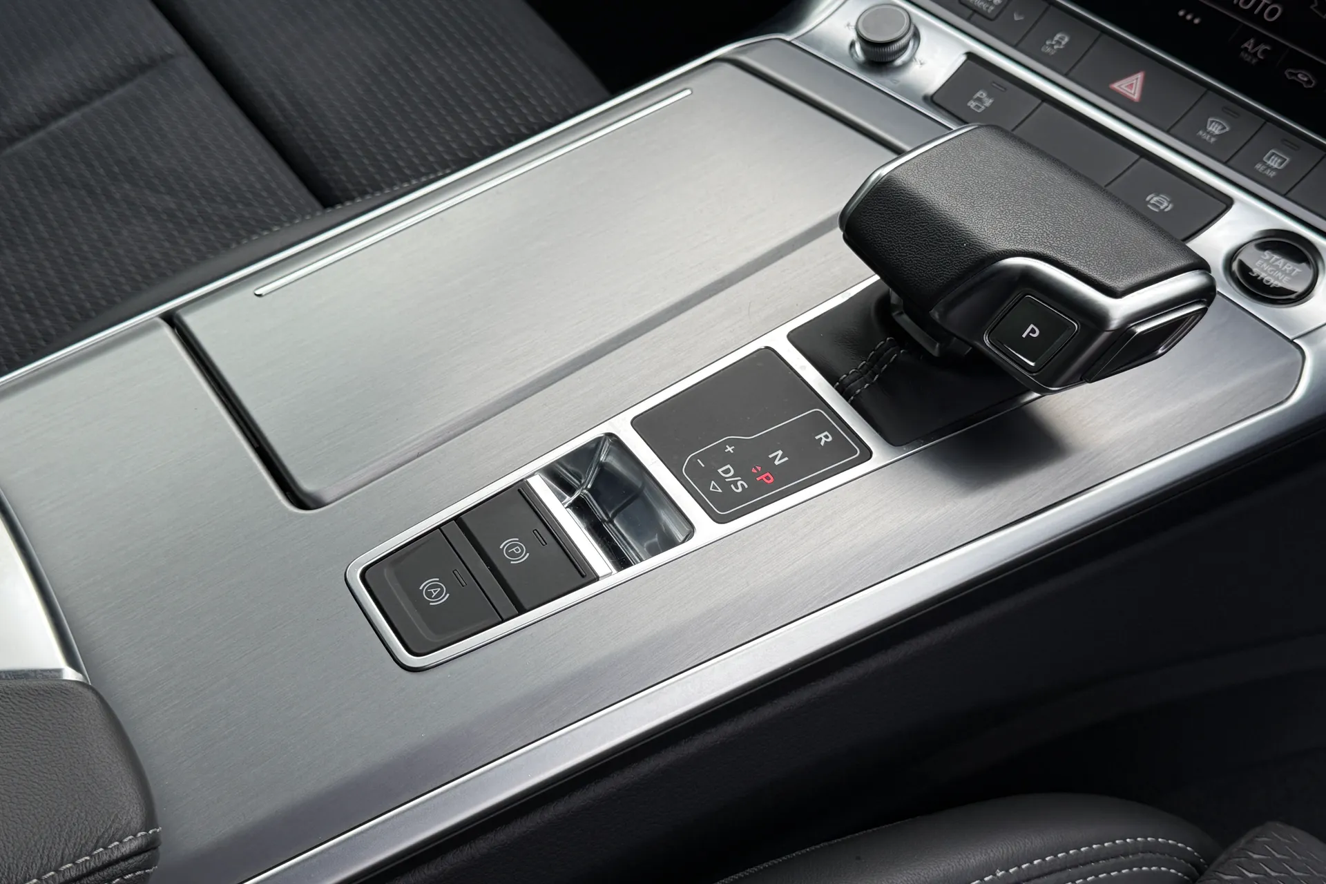 Audi A6 thumbnail image number 43