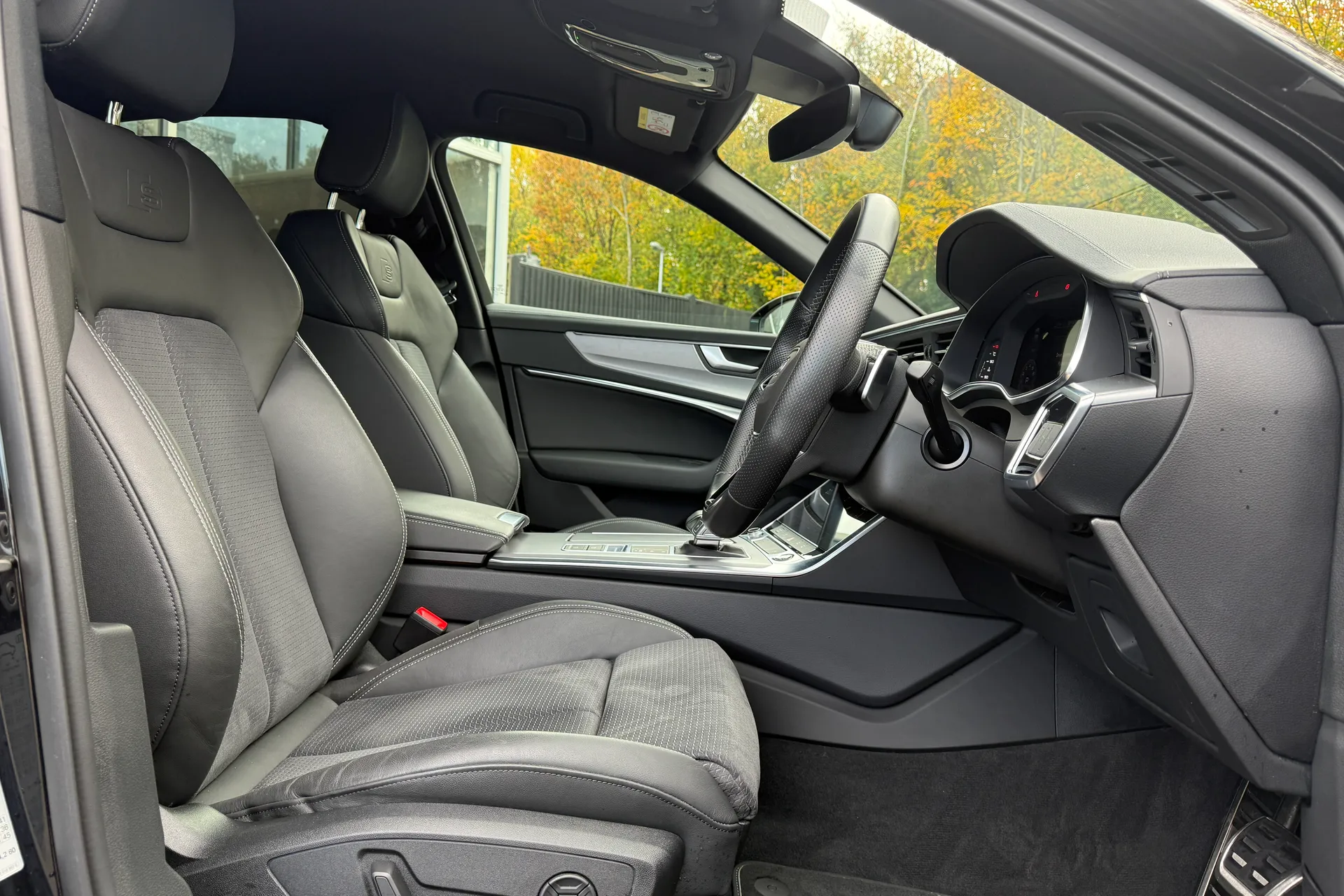 Audi A6 thumbnail image number 12