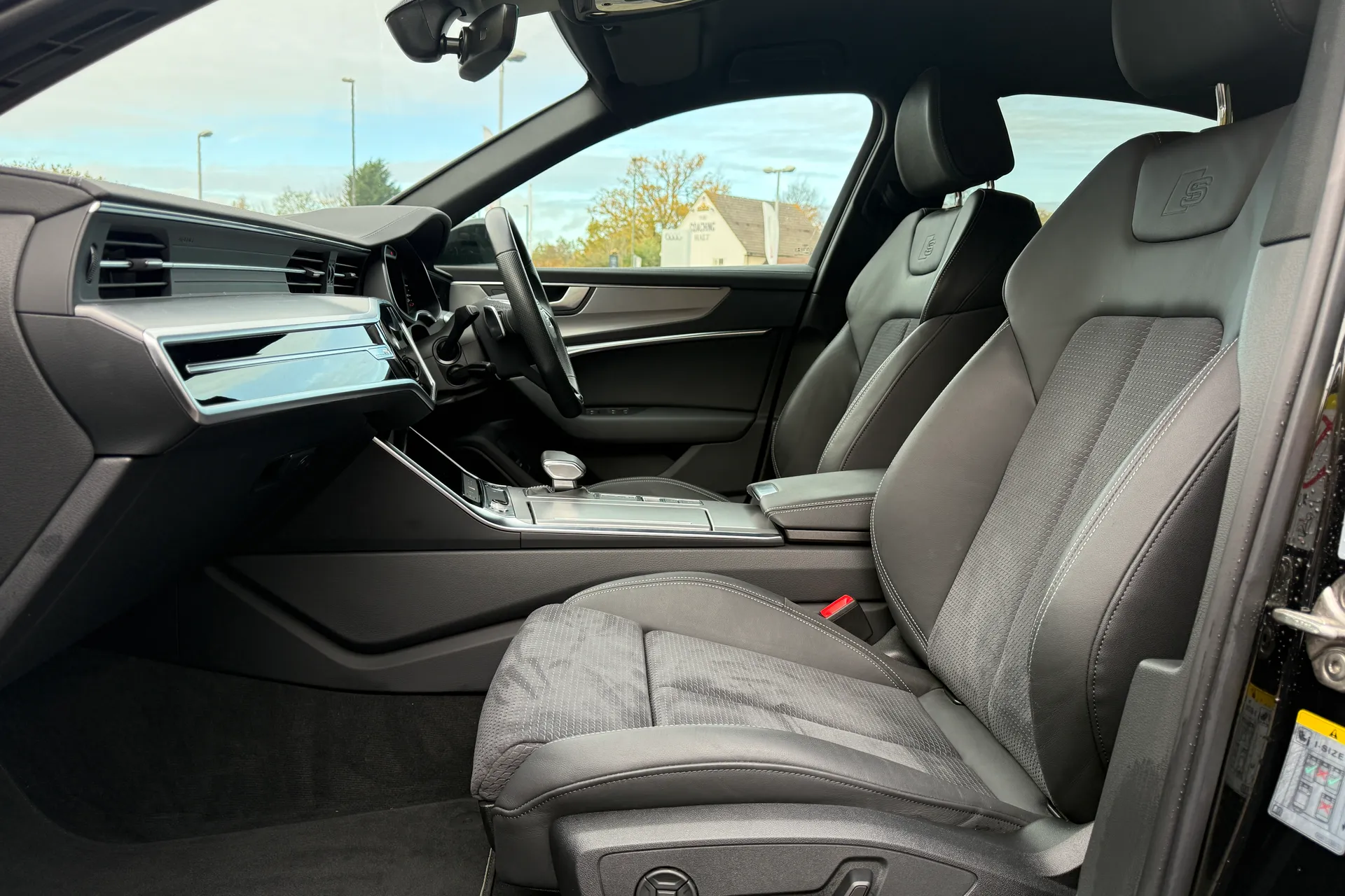 Audi A6 thumbnail image number 18