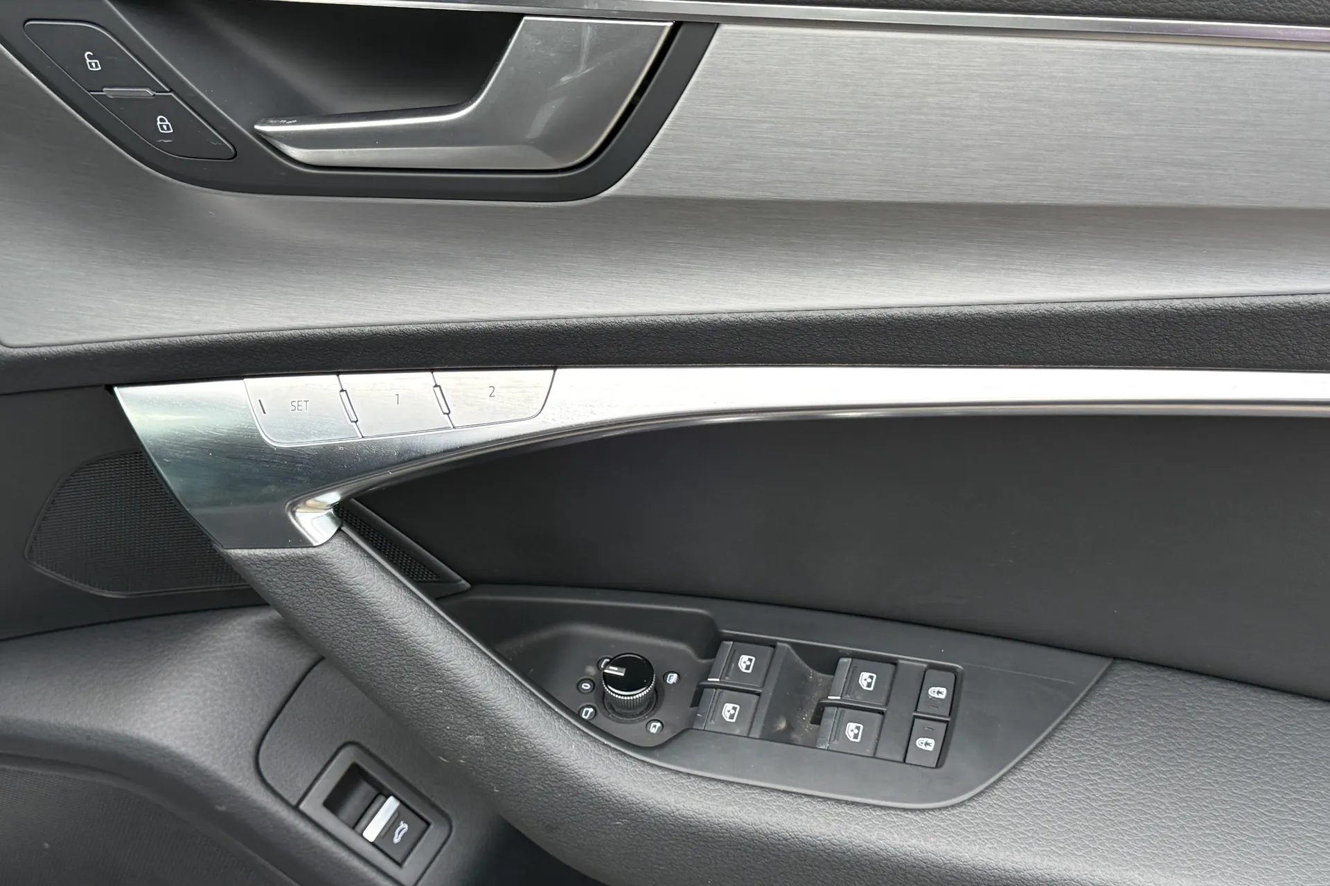 Audi A6 thumbnail image number 39