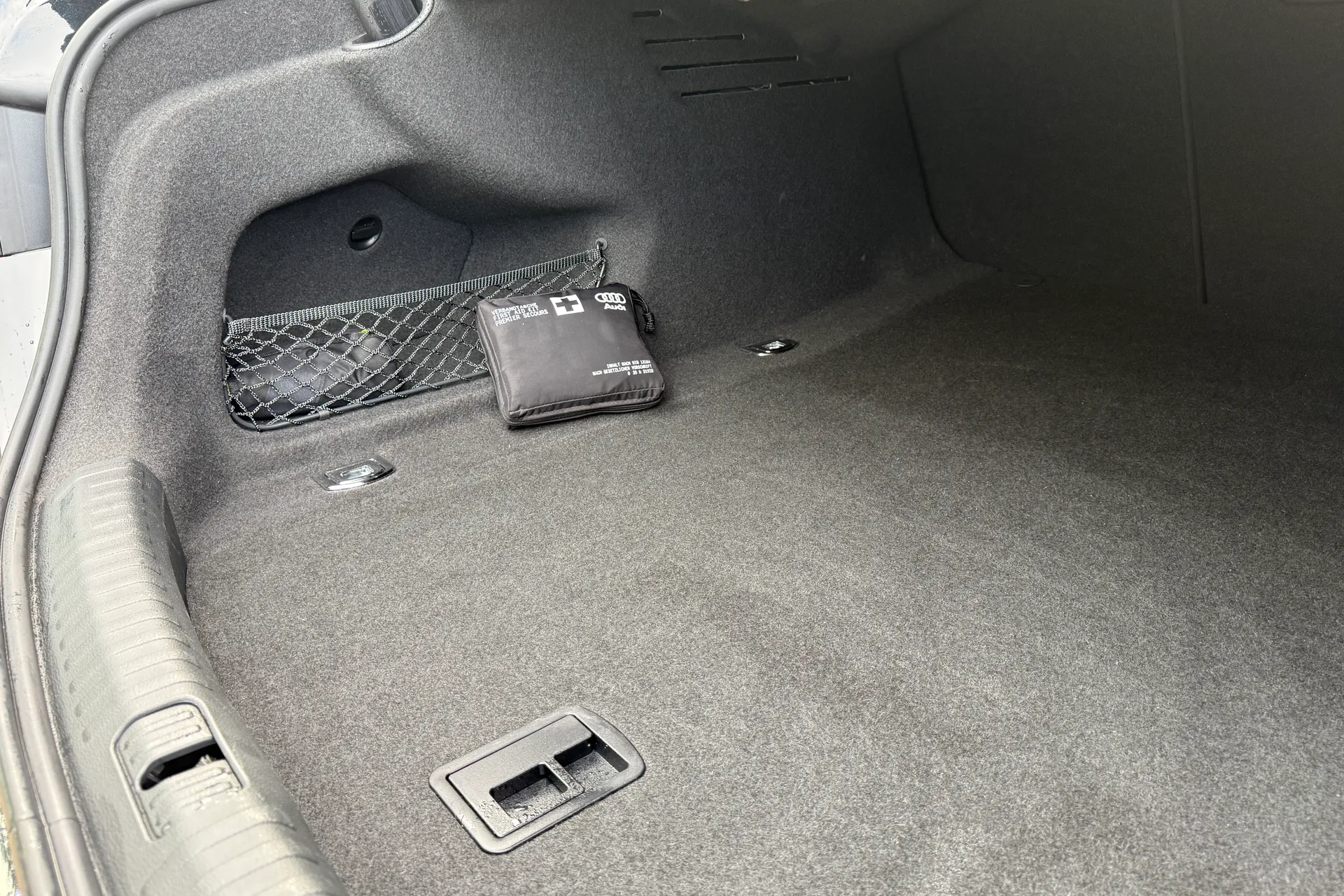 Audi A6 thumbnail image number 34