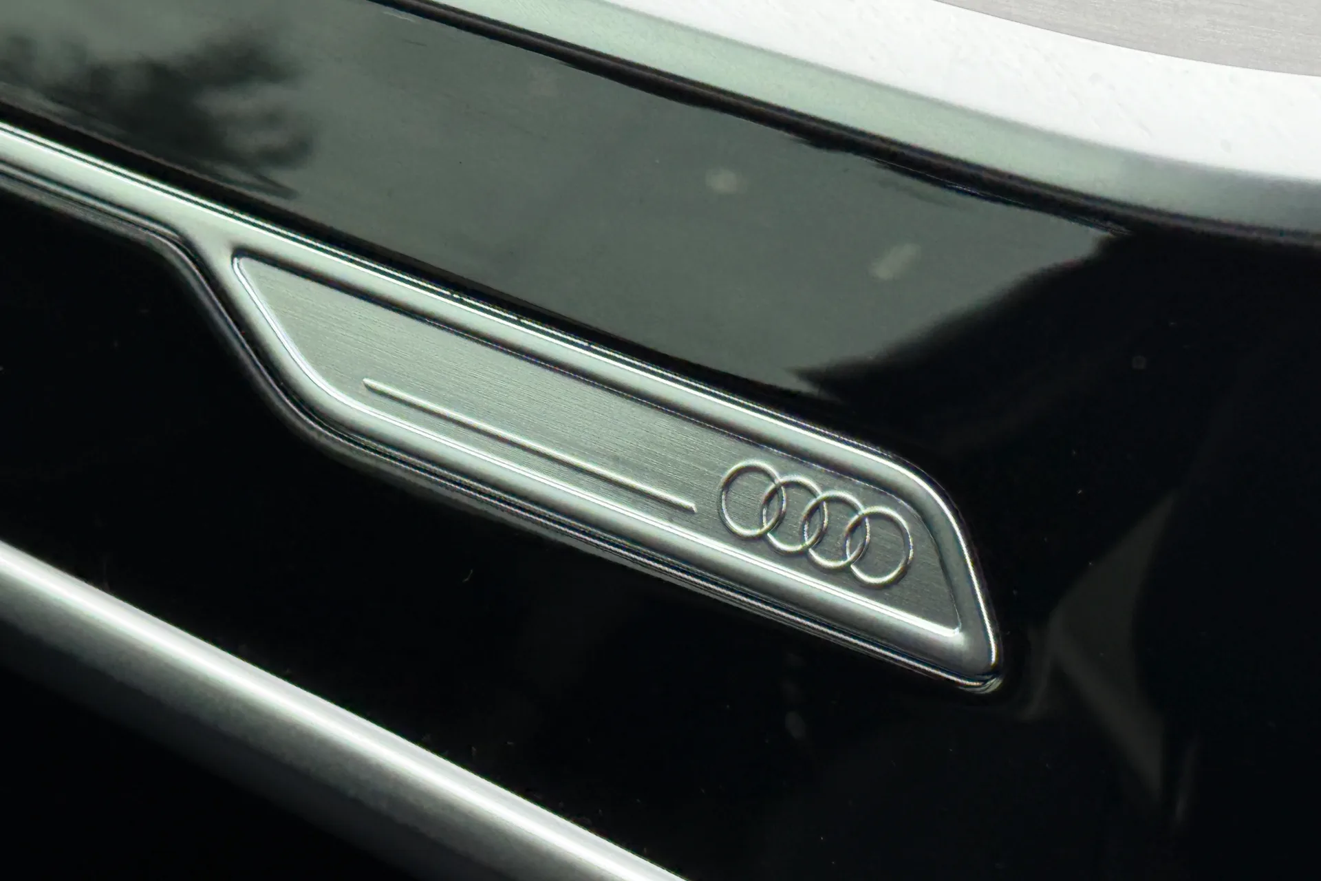 Audi A6 thumbnail image number 56