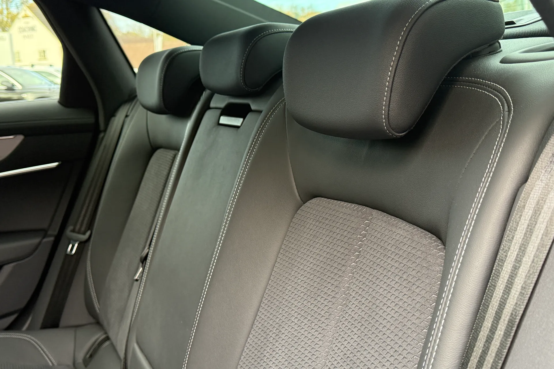 Audi A6 thumbnail image number 29