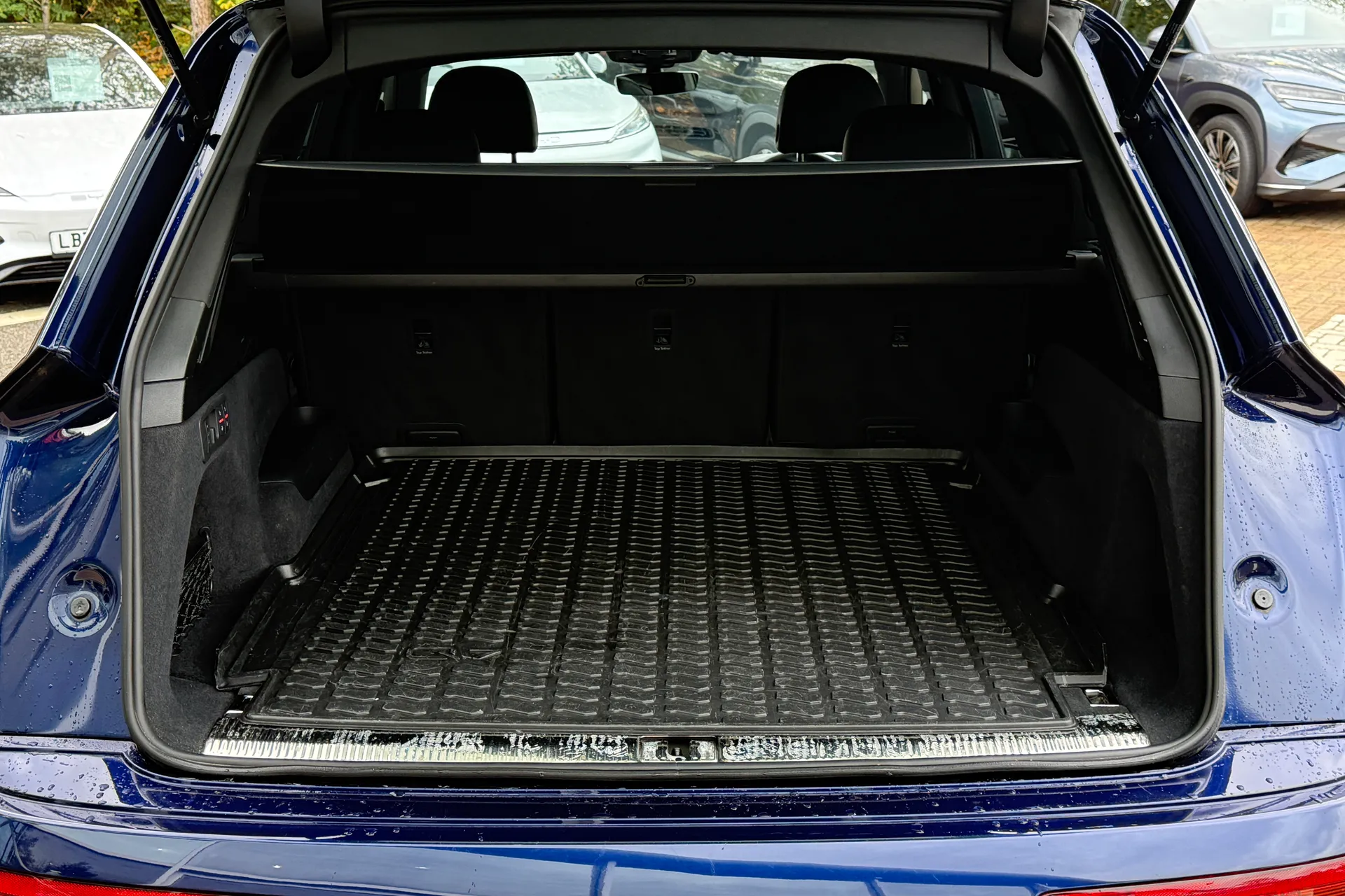 Audi Q7 thumbnail image number 37