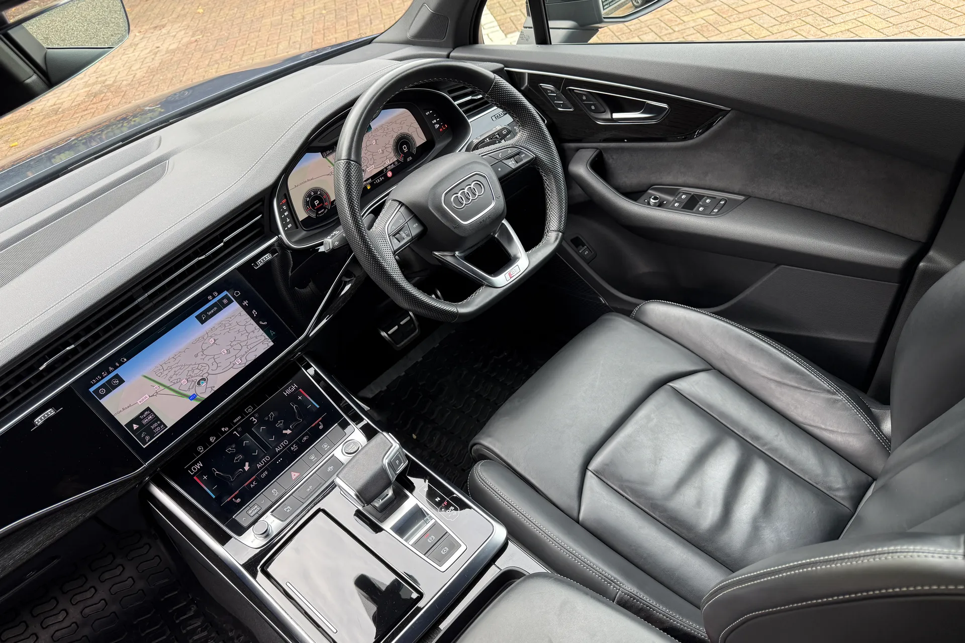 Audi Q7 thumbnail image number 44