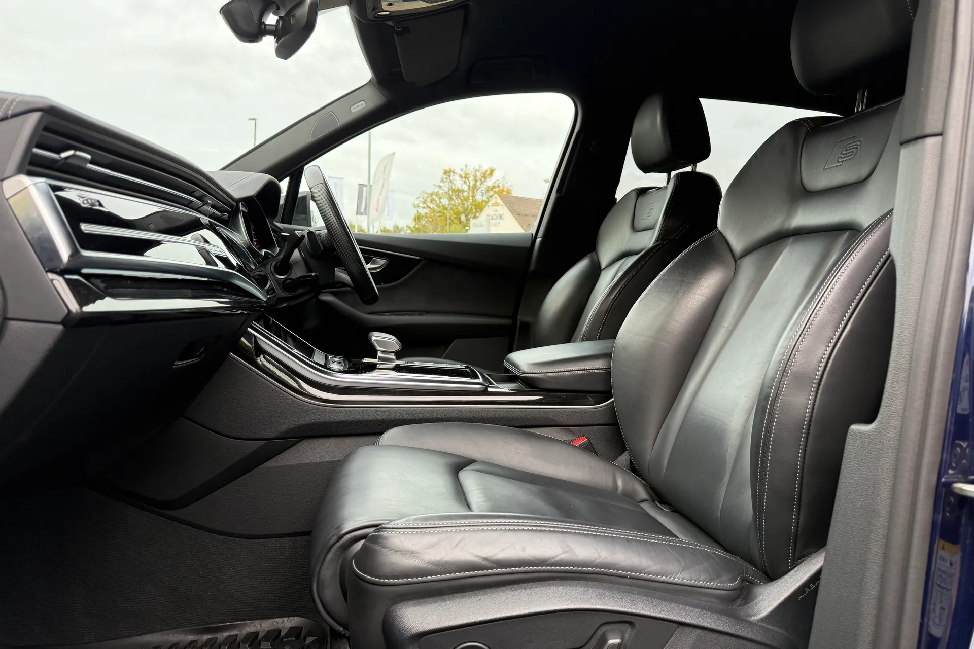 Audi Q7 thumbnail image number 18