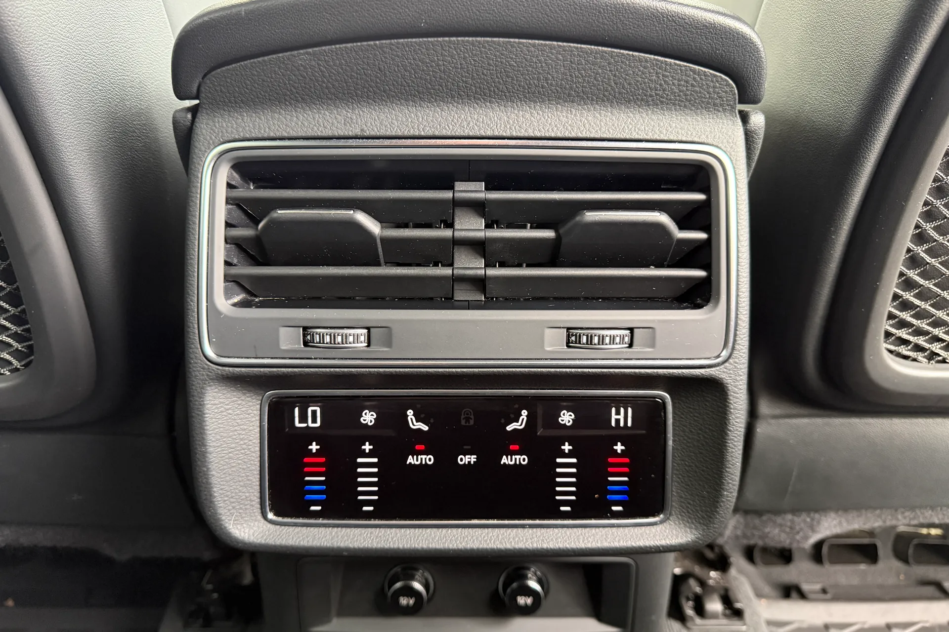 Audi Q7 thumbnail image number 30